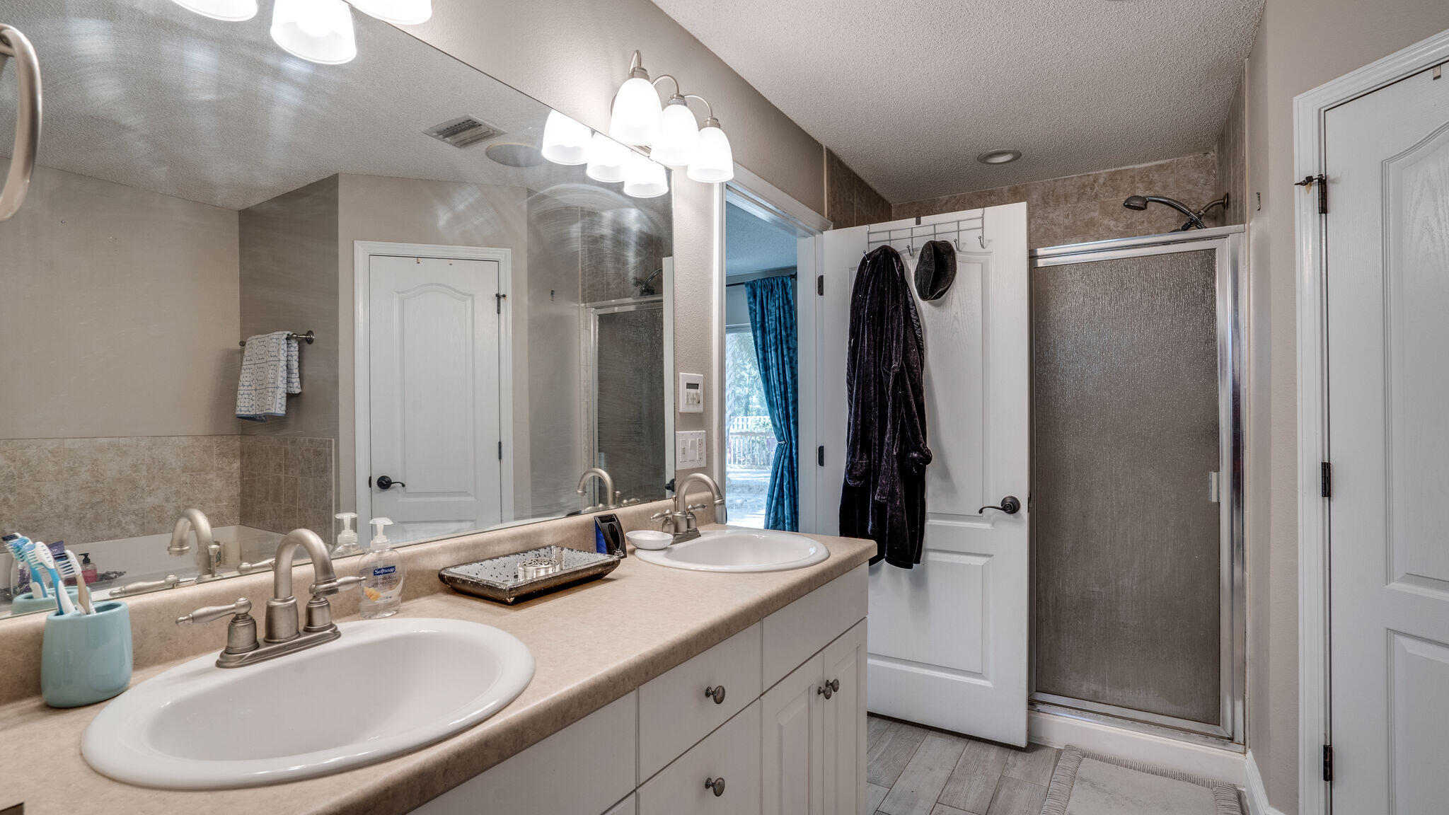 HOLLEY BY THE SEA - Residential