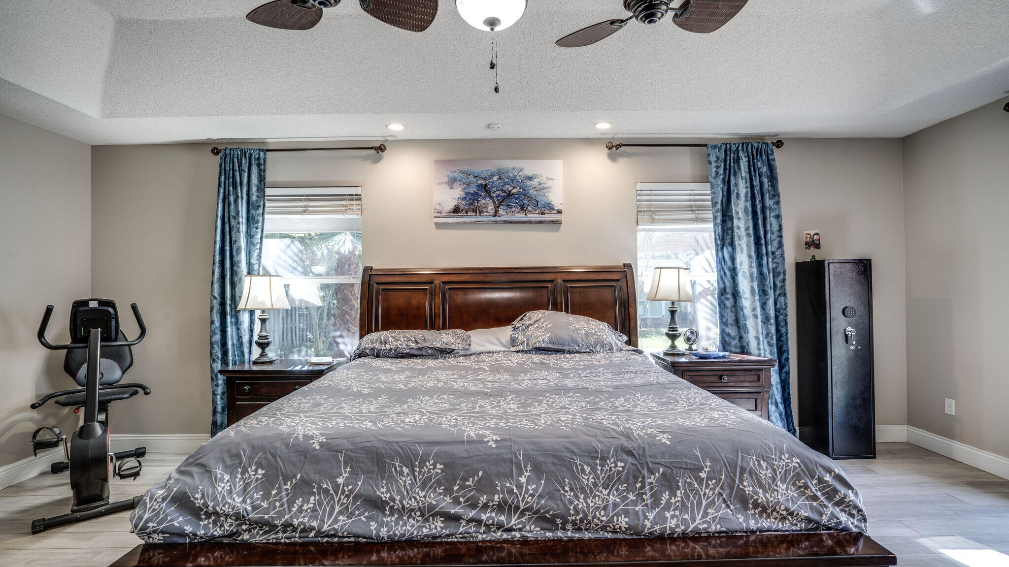 HOLLEY BY THE SEA - Residential