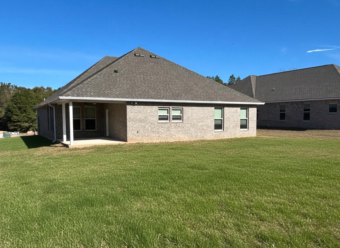 YOUNG OAKS - Residential