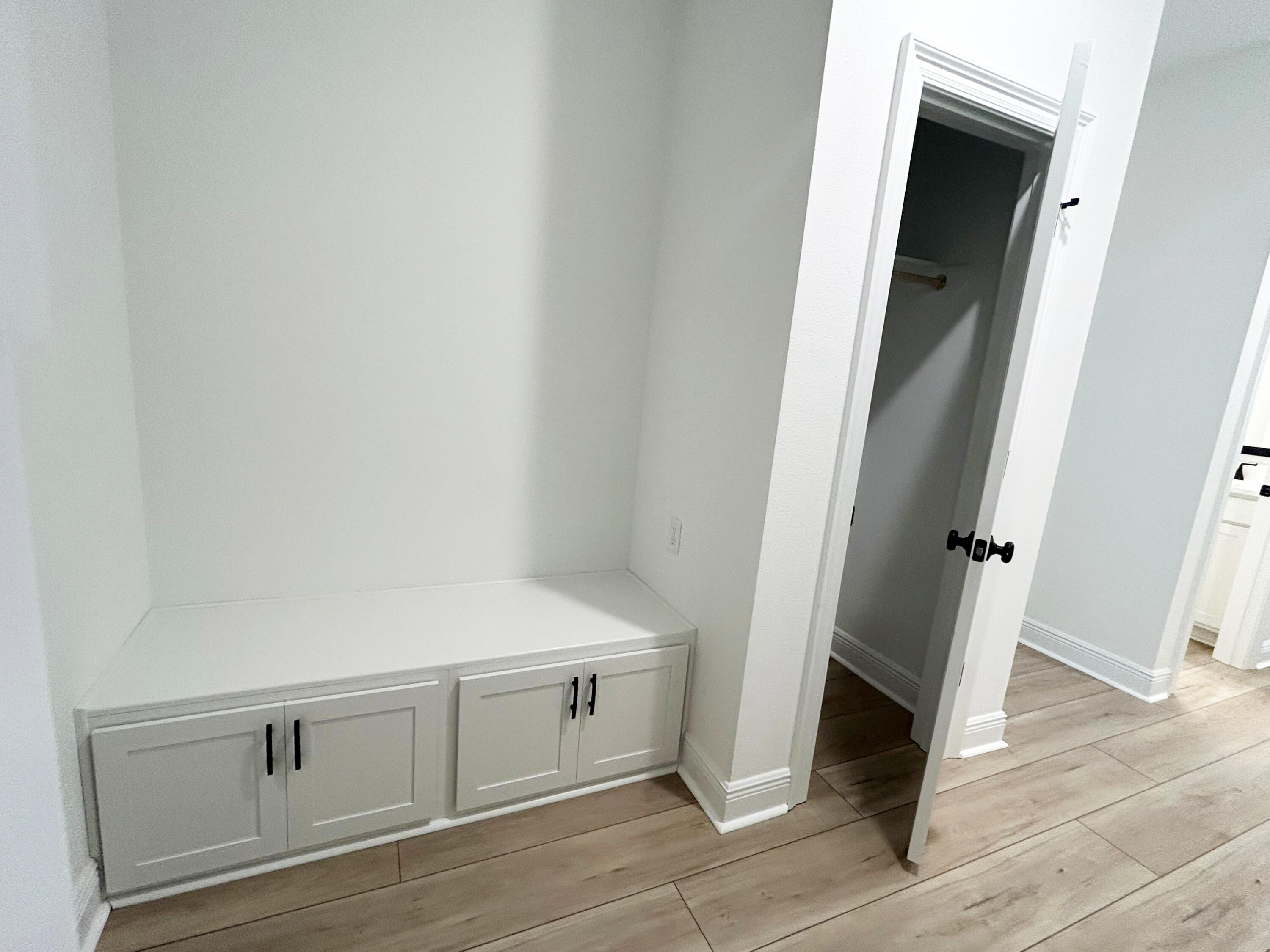 YOUNG OAKS - Residential