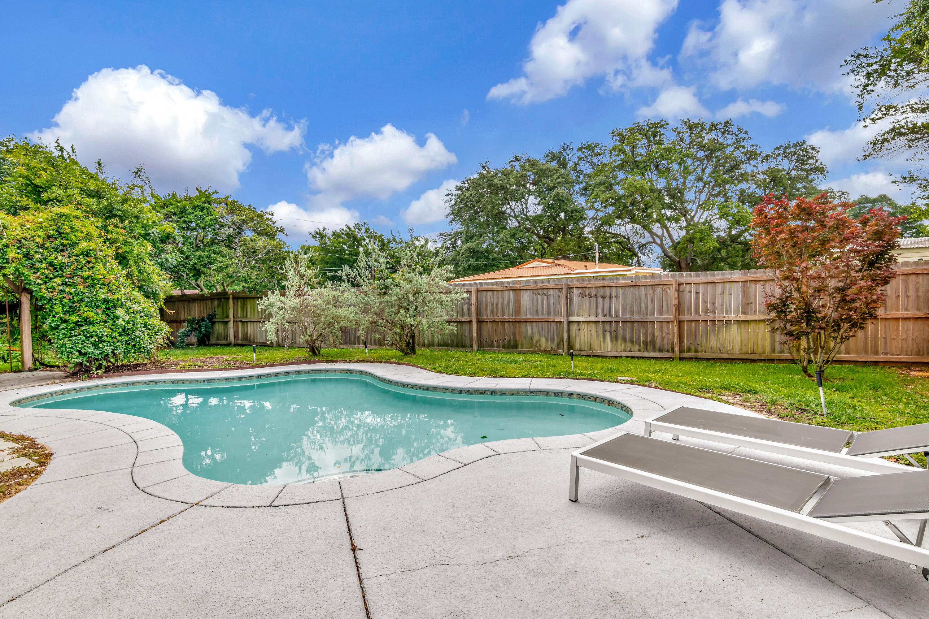 GARNIERS BEACH 3RD - Residential