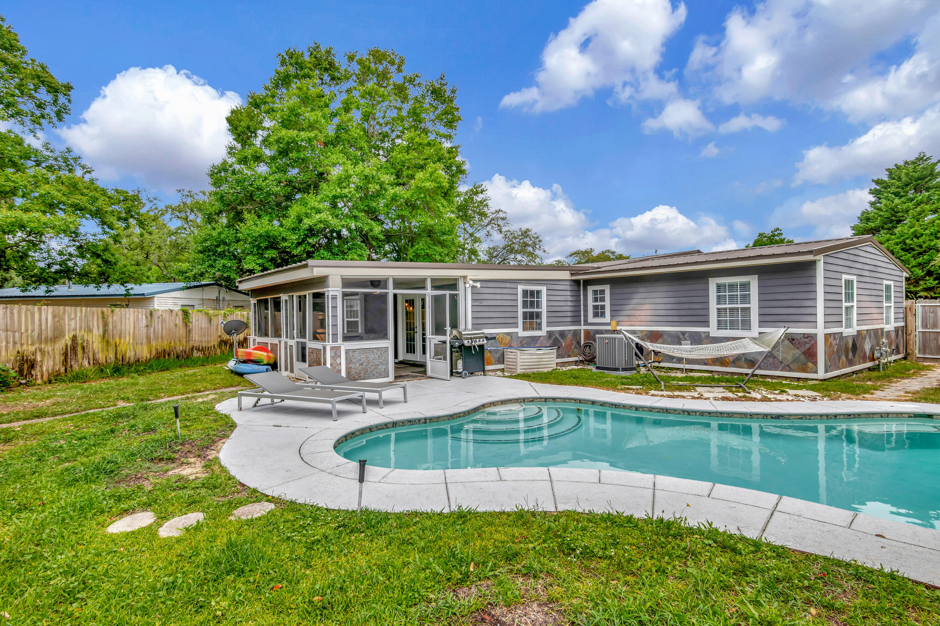 GARNIERS BEACH 3RD - Residential