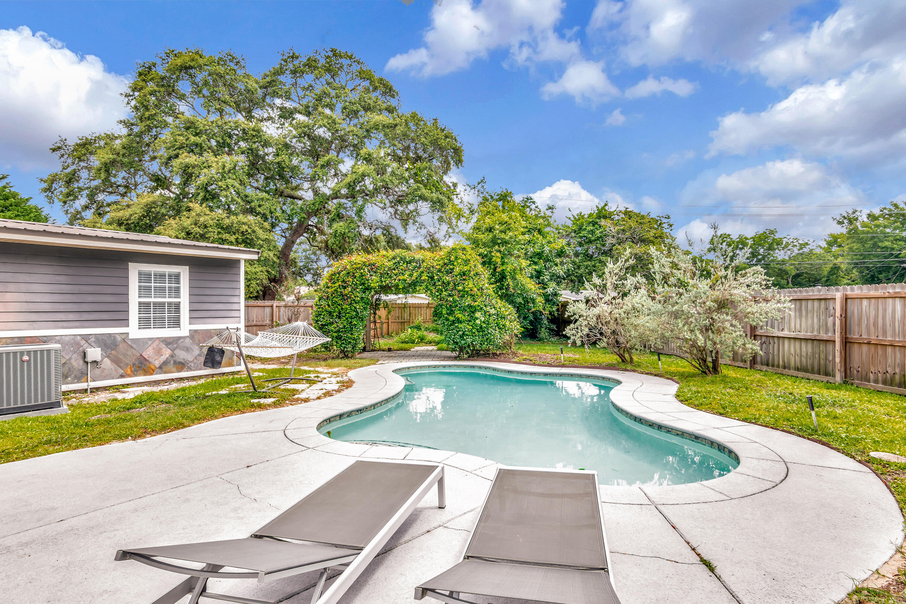 GARNIERS BEACH 3RD - Residential