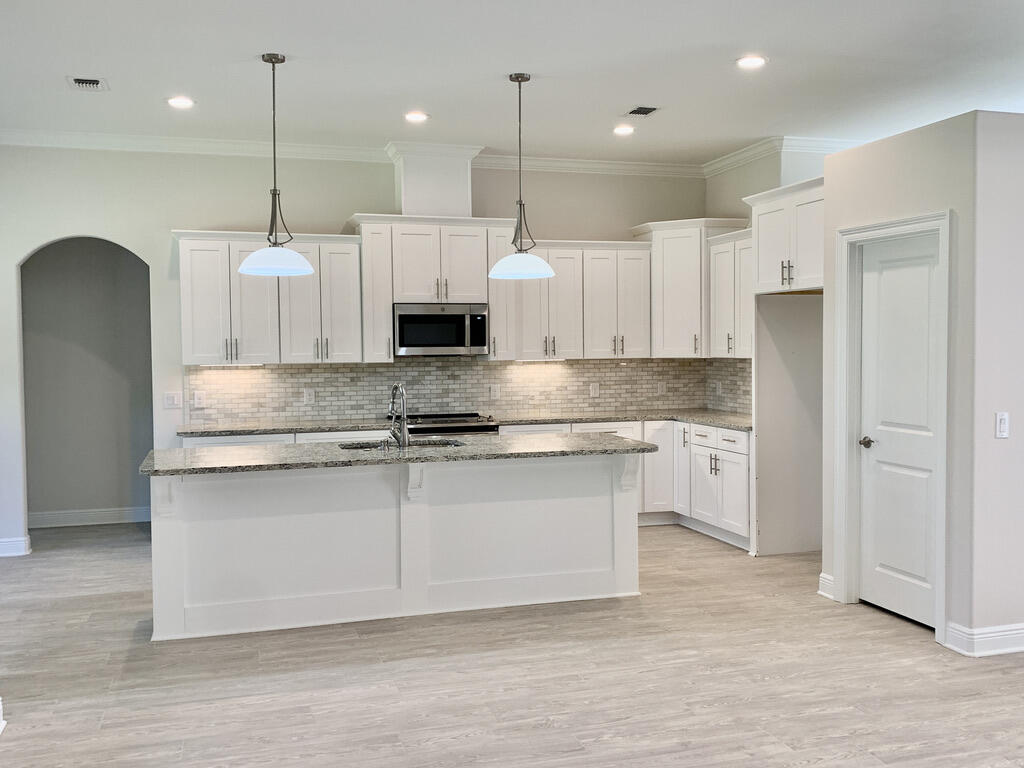 HOLLEY BY THE SEA - Residential