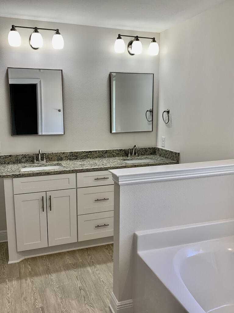 HOLLEY BY THE SEA - Residential