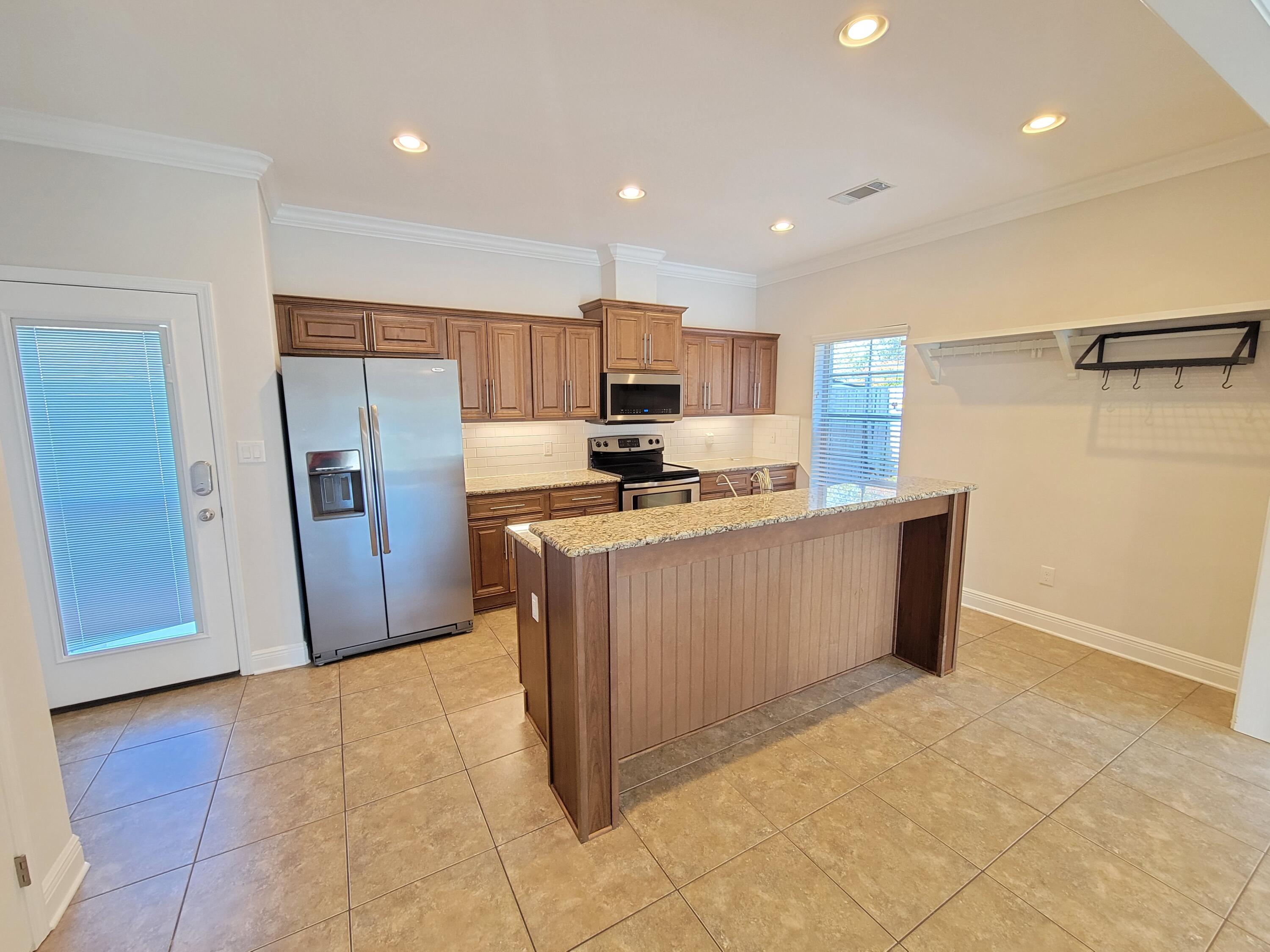 SOUNDSIDE MOORINGS - Residential