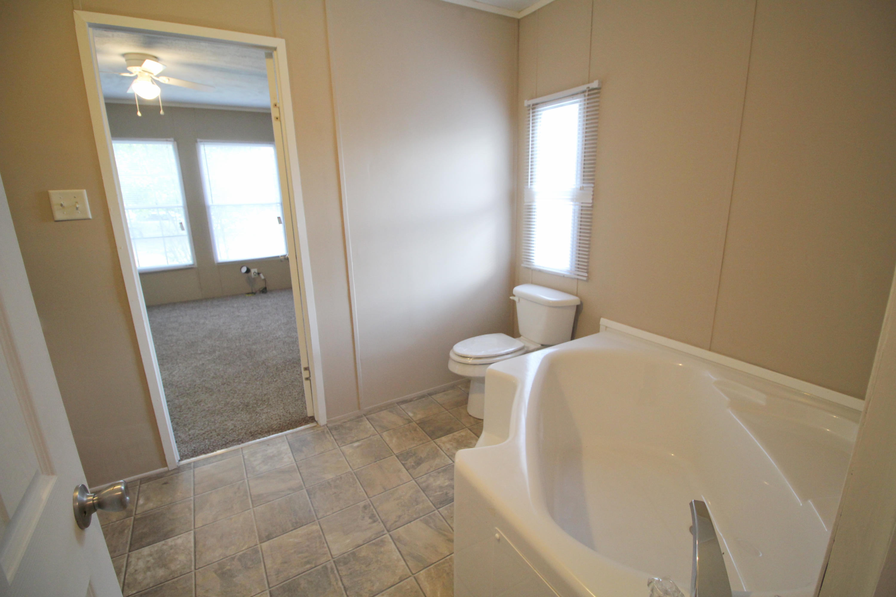 OAKWOOD LAKES ESTATES - Residential