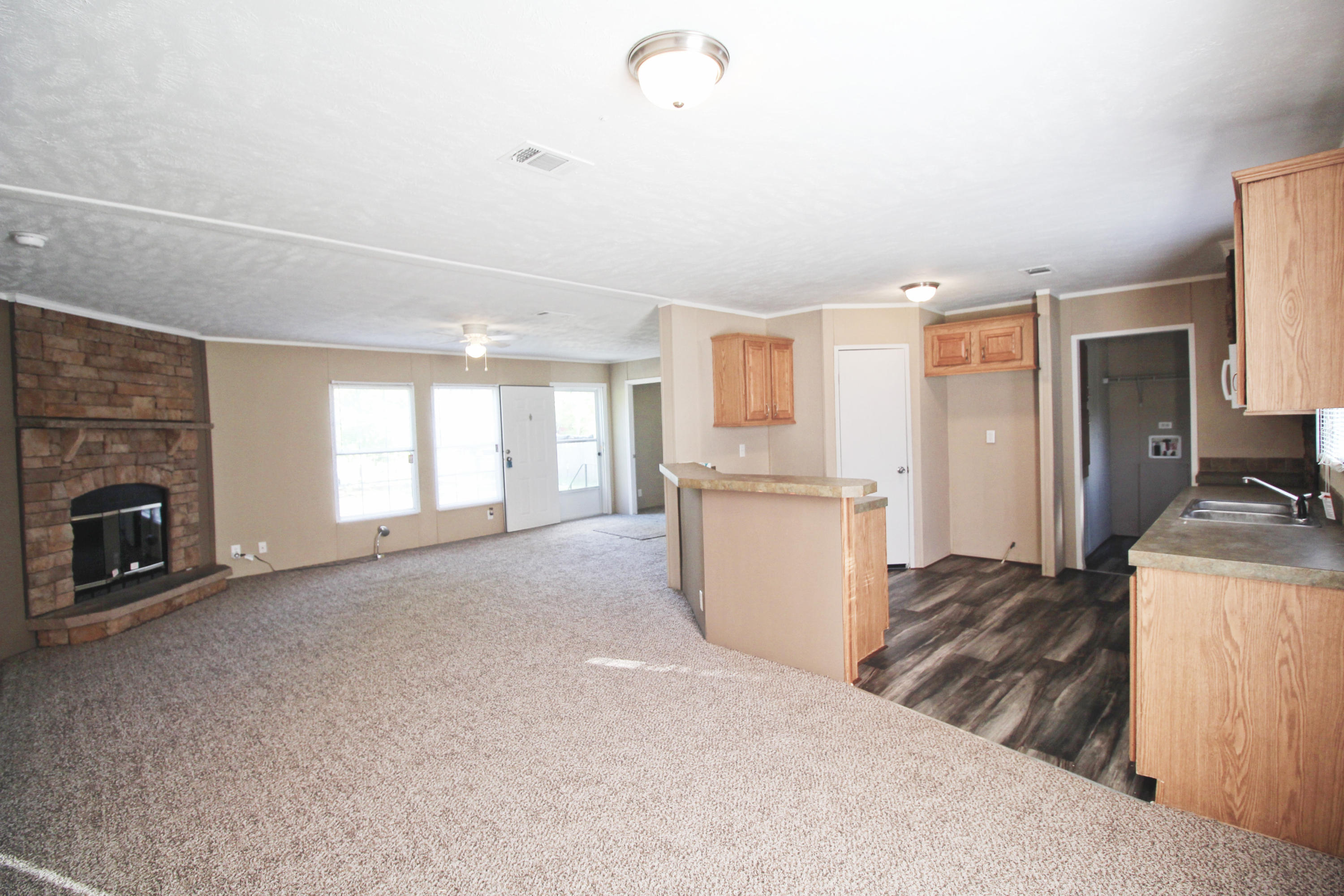 OAKWOOD LAKES ESTATES - Residential