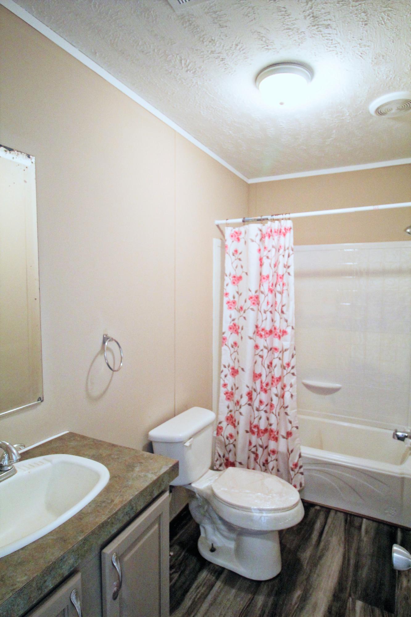 OAKWOOD LAKES ESTATES - Residential