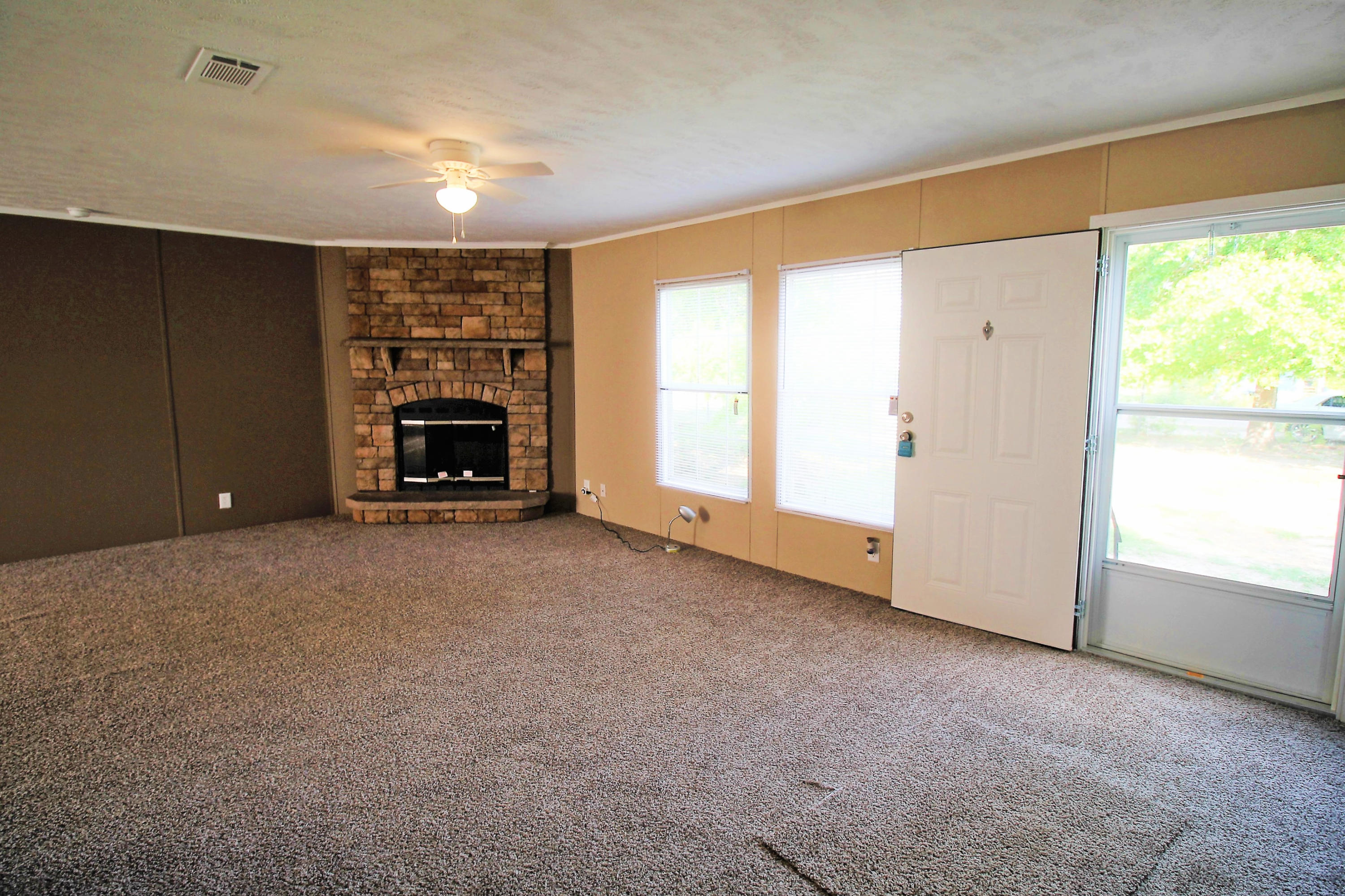 OAKWOOD LAKES ESTATES - Residential