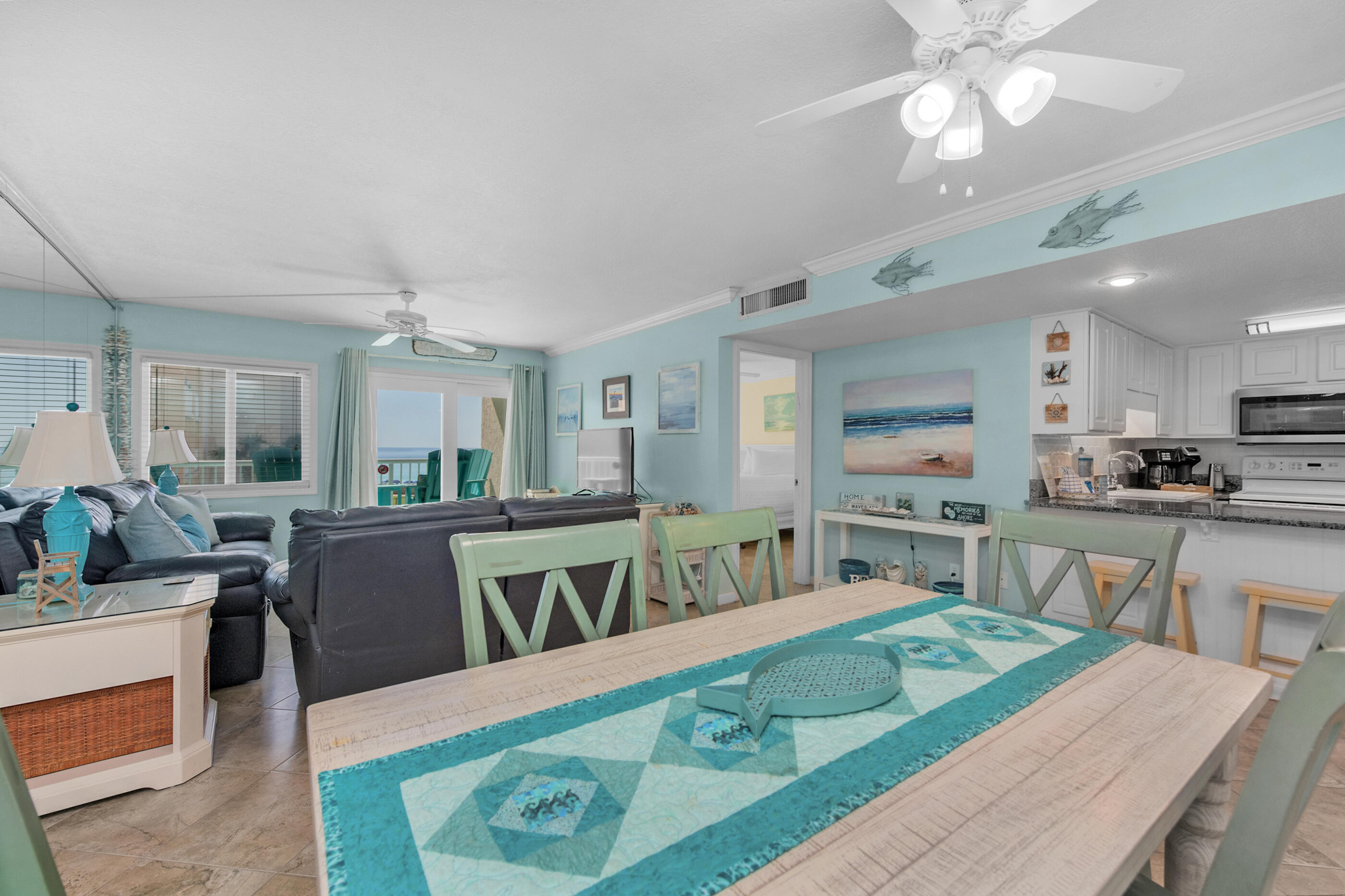 HOLIDAY SURF & RACQUET CLUB - Residential