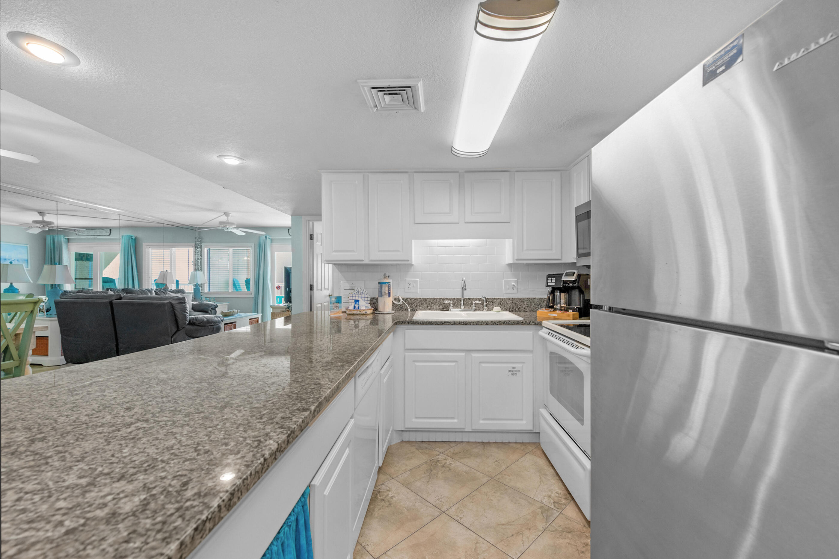 HOLIDAY SURF & RACQUET CLUB - Residential