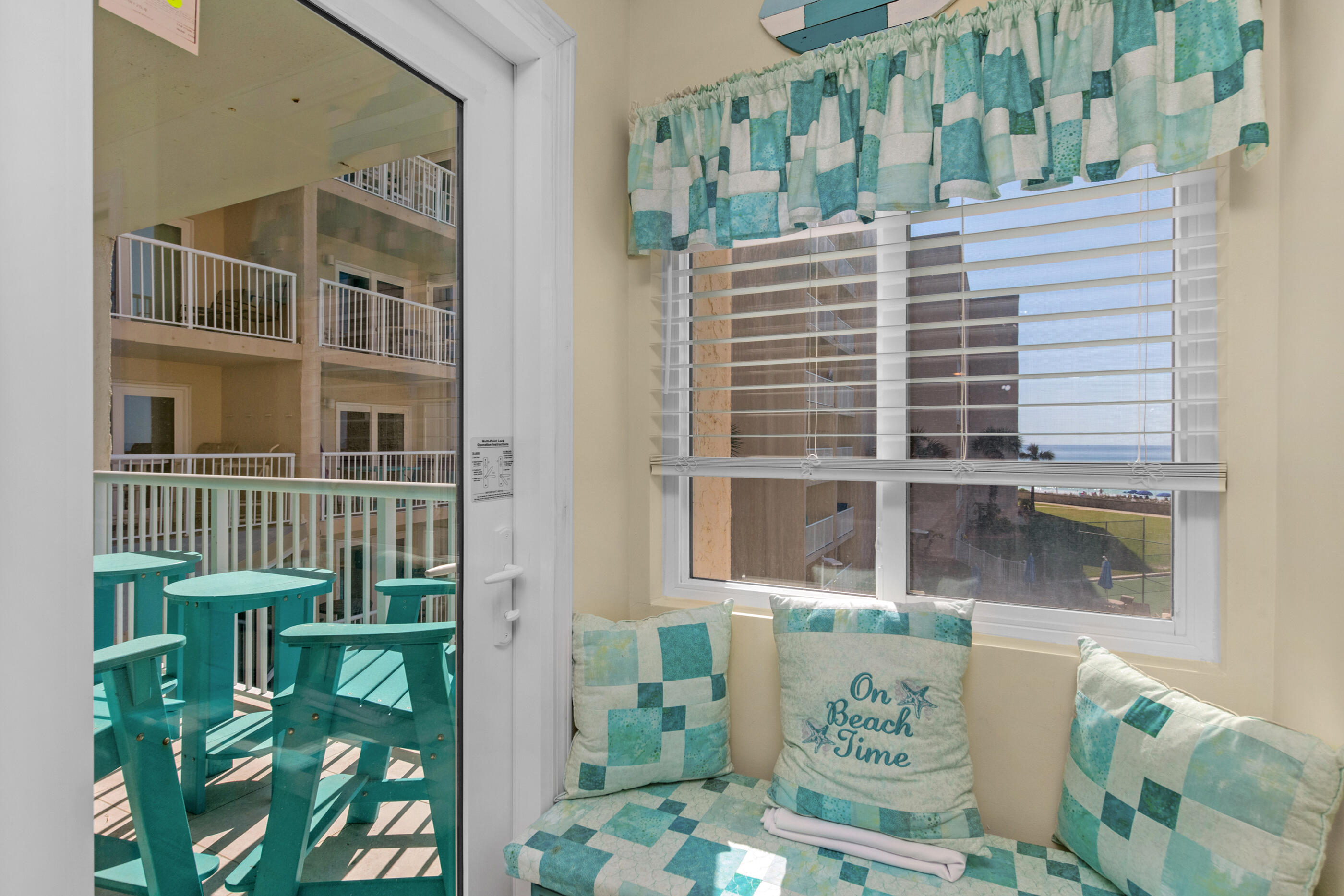 HOLIDAY SURF & RACQUET CLUB - Residential