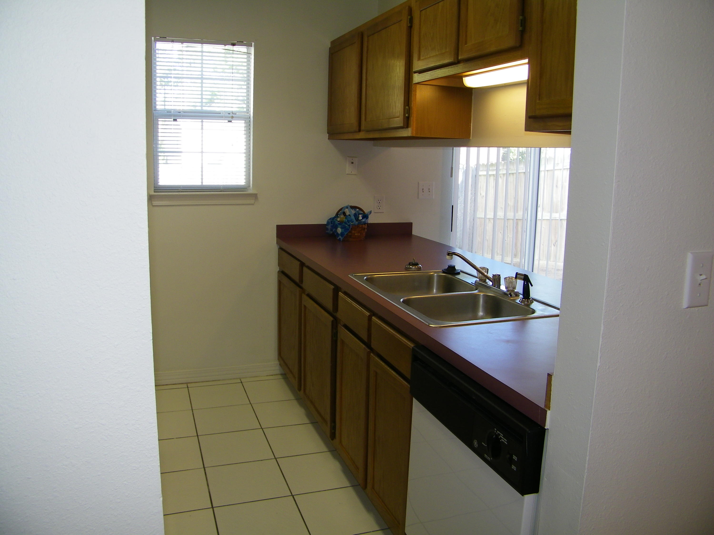 FOREST OAKS PH 3 - Residential Lease