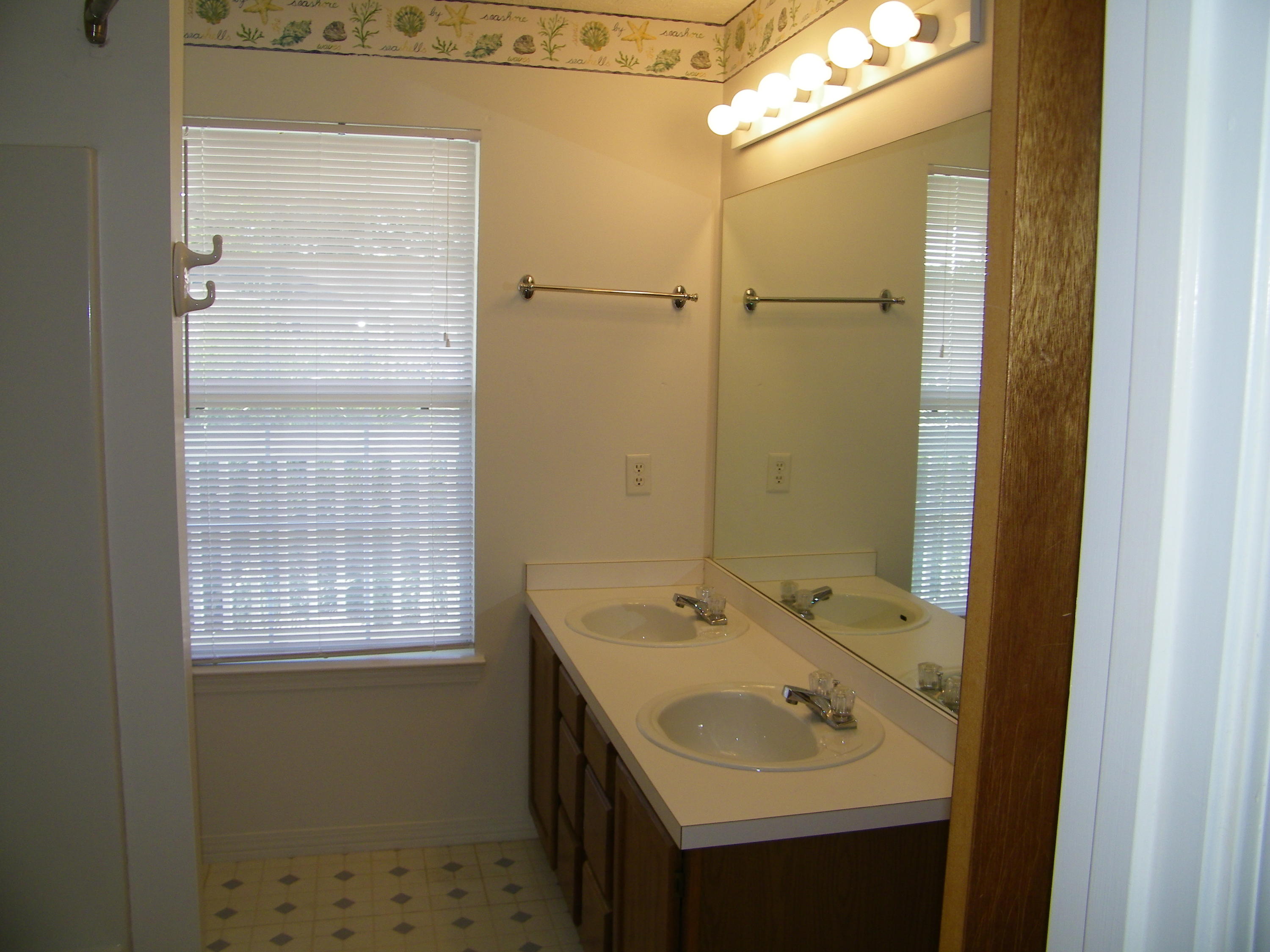 FOREST OAKS PH 3 - Residential Lease