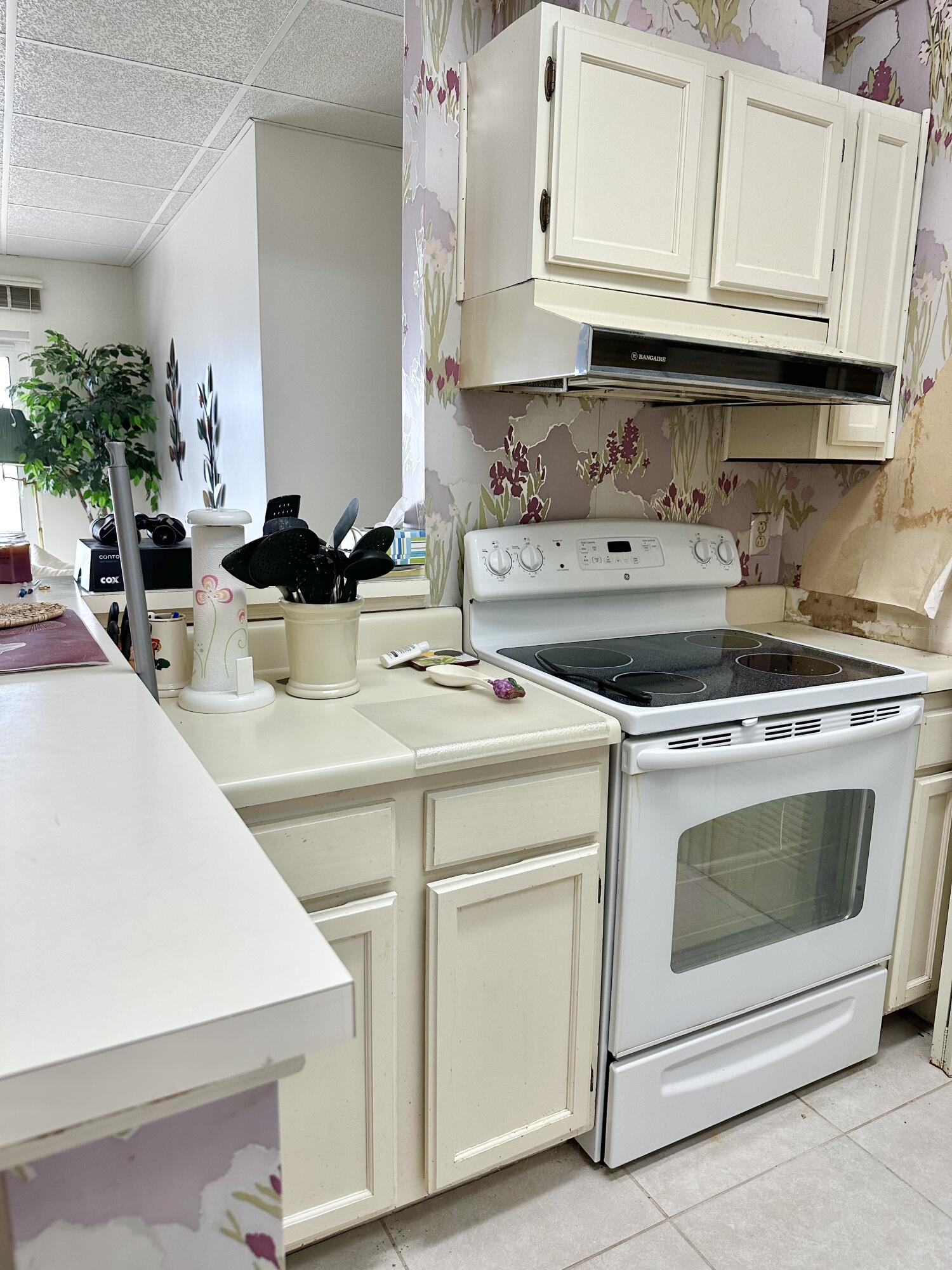 Accepting Back Up Offers! Introducing Sun King Yacht Club, a harbor front retreat. This 2Bd/1 Bath unit represents an opportunity to renovate and be sitting facing the harbor with views from the 3rd floor living room and bedroom. Embrace the allure of the harbor life as you immerse yourself in a picturesque scene of boats and watercraft gracefully navigating the Destin Harbor.The development boasts a 36-slip marina, each slip thoughtfully equipped with power and water, making it a haven for avid boaters and fishing enthusiasts. After a day on the water, make use of our convenient cleaning station to prepare your prized catch for a delicious meal! The heart of Sun King Yacht Club lies in its charming amenities, designed to elevate your living