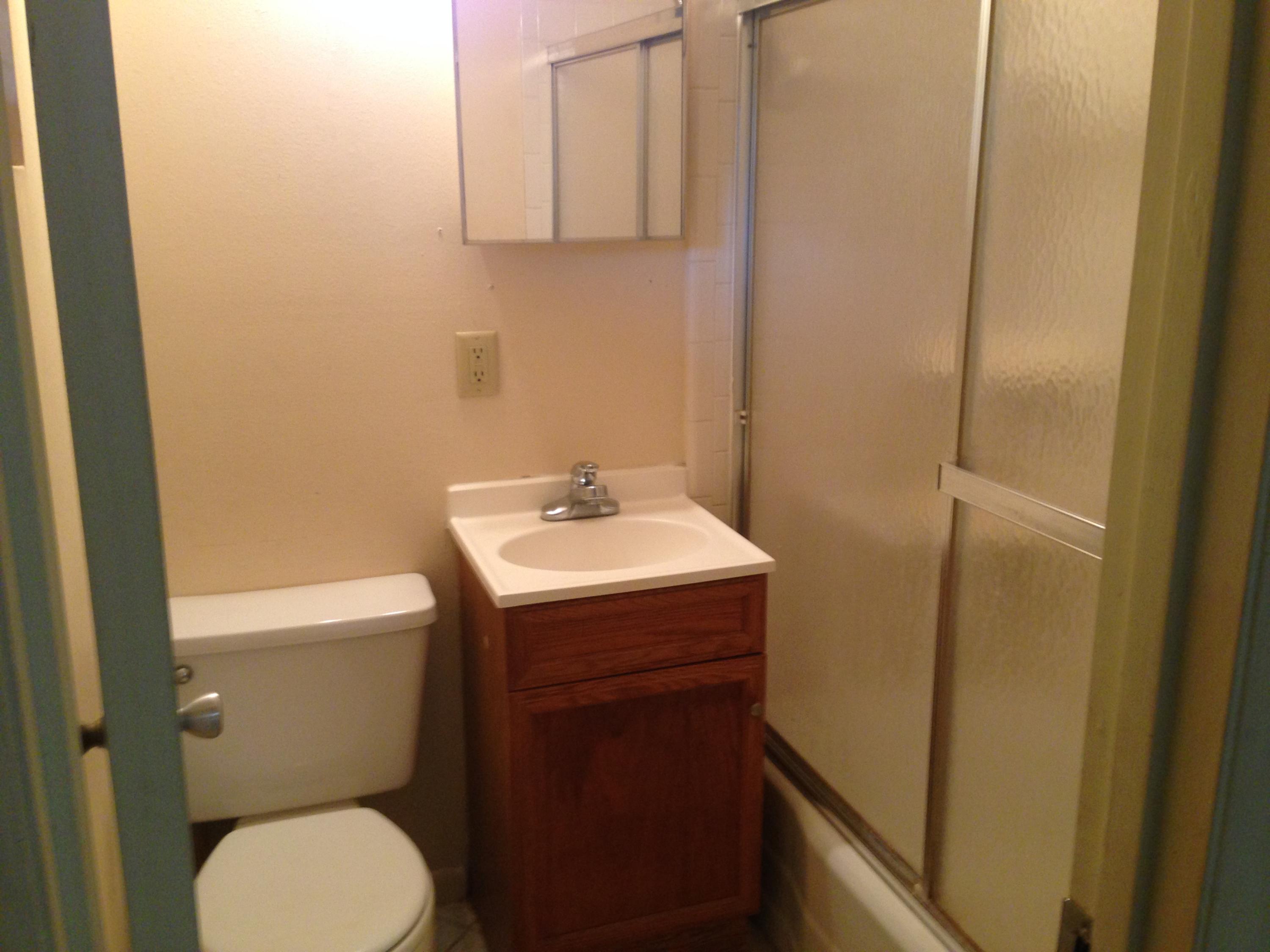 PORT DIXIE LOTS 3 TO 5 INC BLK 49 1102-1426 AND S1/2 OF ALLEY N AND ADJACENT THEREOF AND N 20FT OF V - Residential Lease