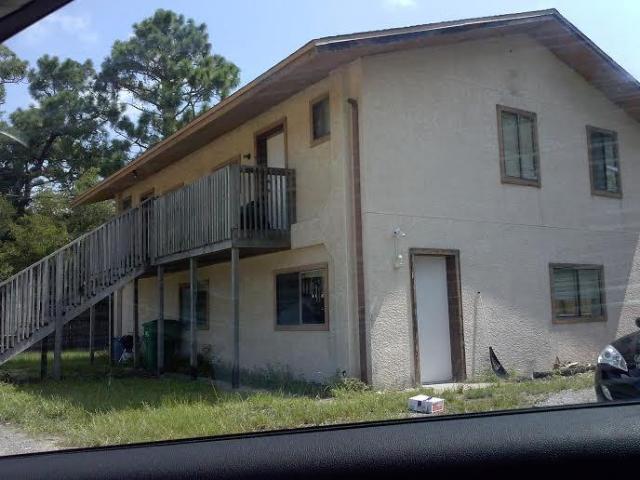 PORT DIXIE LOTS 3 TO 5 INC BLK 49 1102-1426 AND S1/2 OF ALLEY N AND ADJACENT THEREOF AND N 20FT OF V - Residential Lease