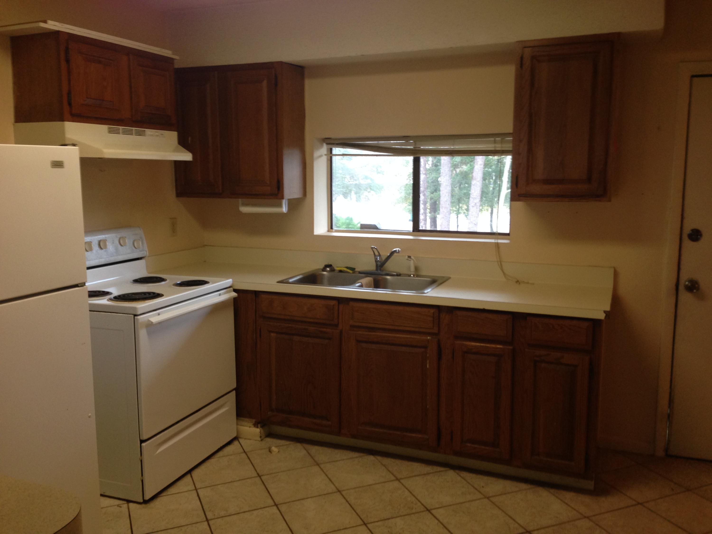 PORT DIXIE LOTS 3 TO 5 INC BLK 49 1102-1426 AND S1/2 OF ALLEY N AND ADJACENT THEREOF AND N 20FT OF V - Residential Lease