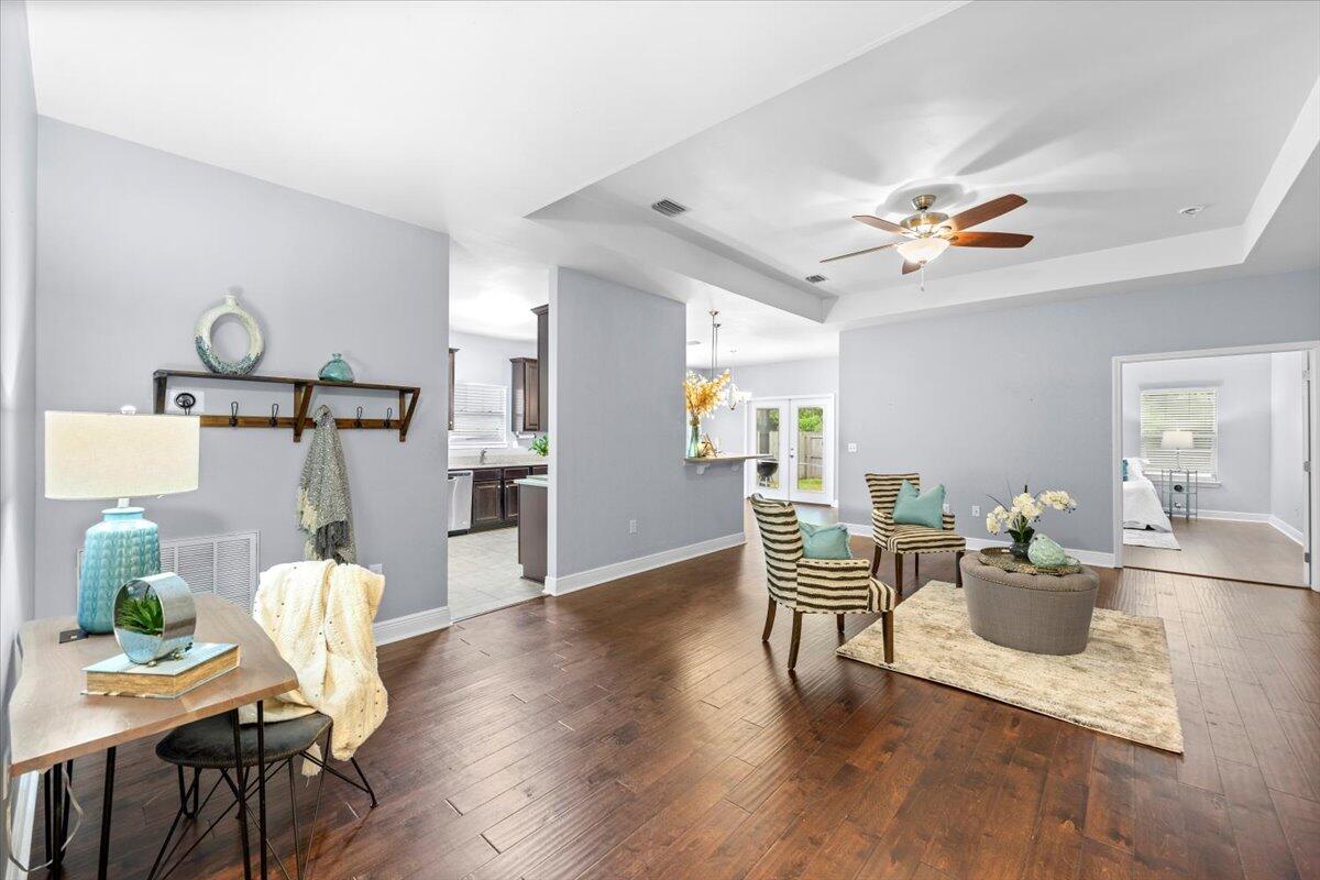CRESCENT SHORES - Residential