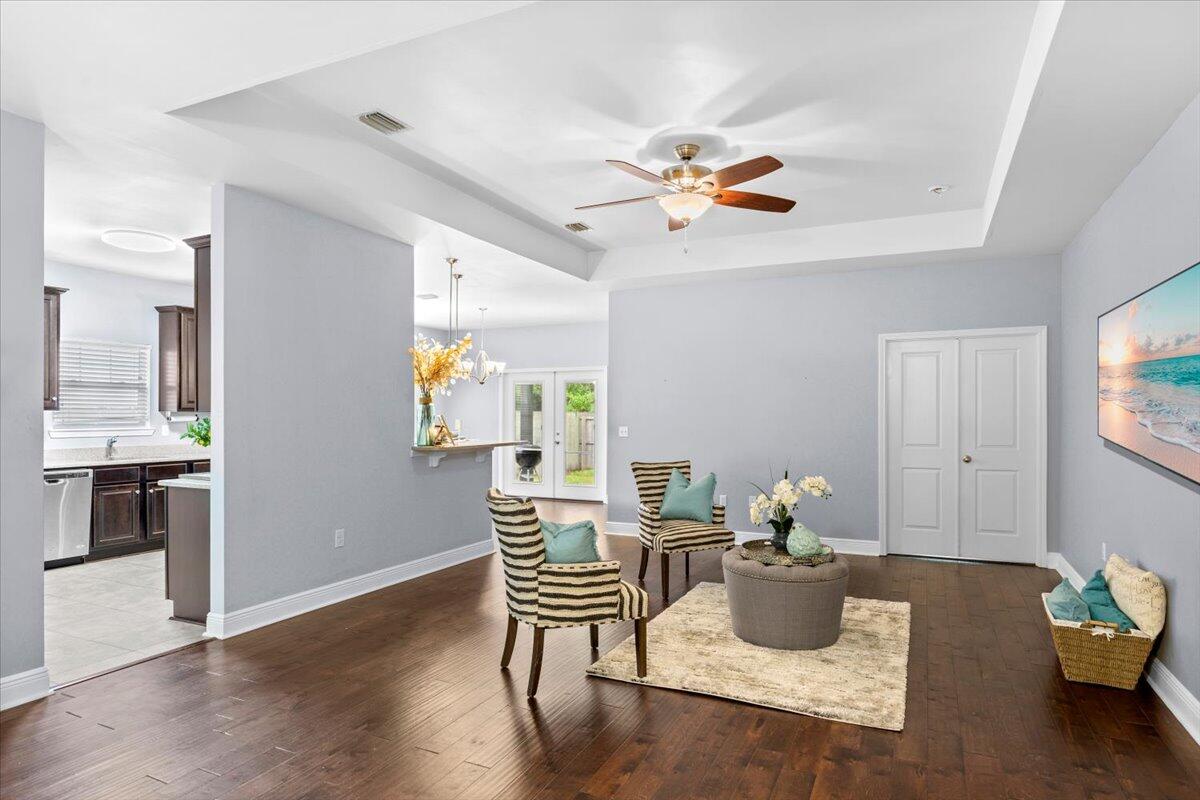 CRESCENT SHORES - Residential