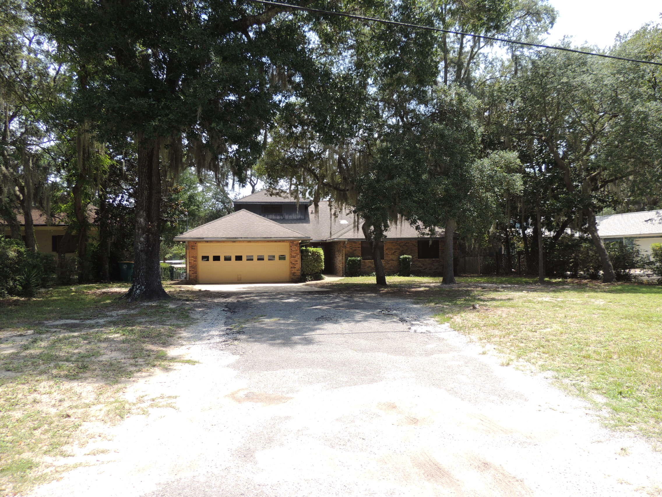 WOODLAND SHORES - Residential