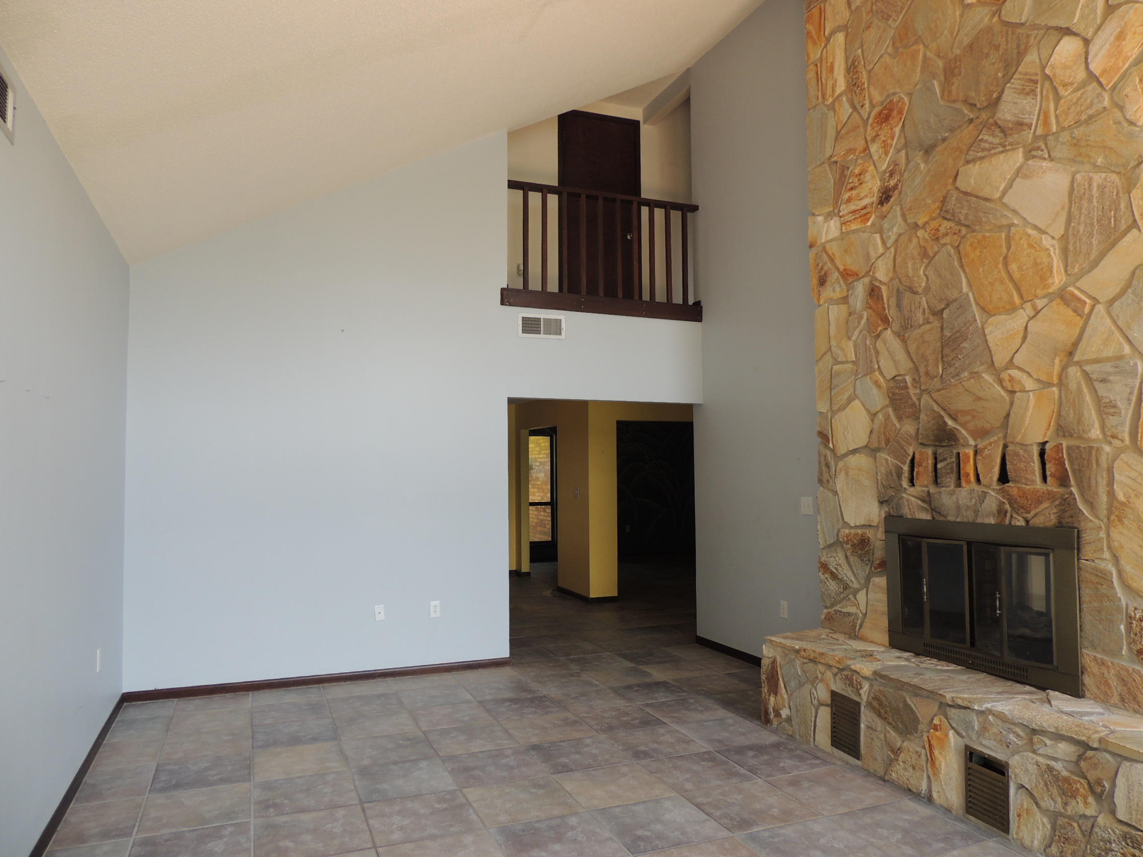 WOODLAND SHORES - Residential