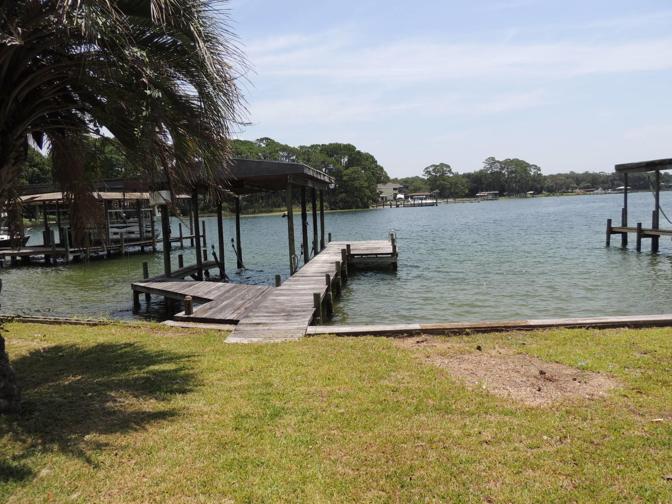 WOODLAND SHORES - Residential