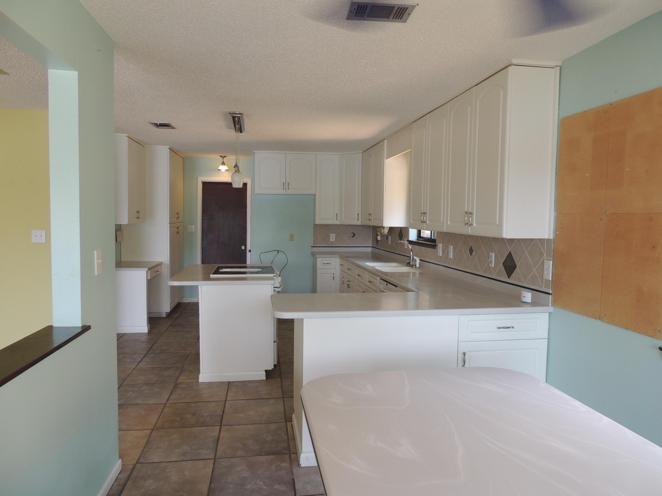 WOODLAND SHORES - Residential