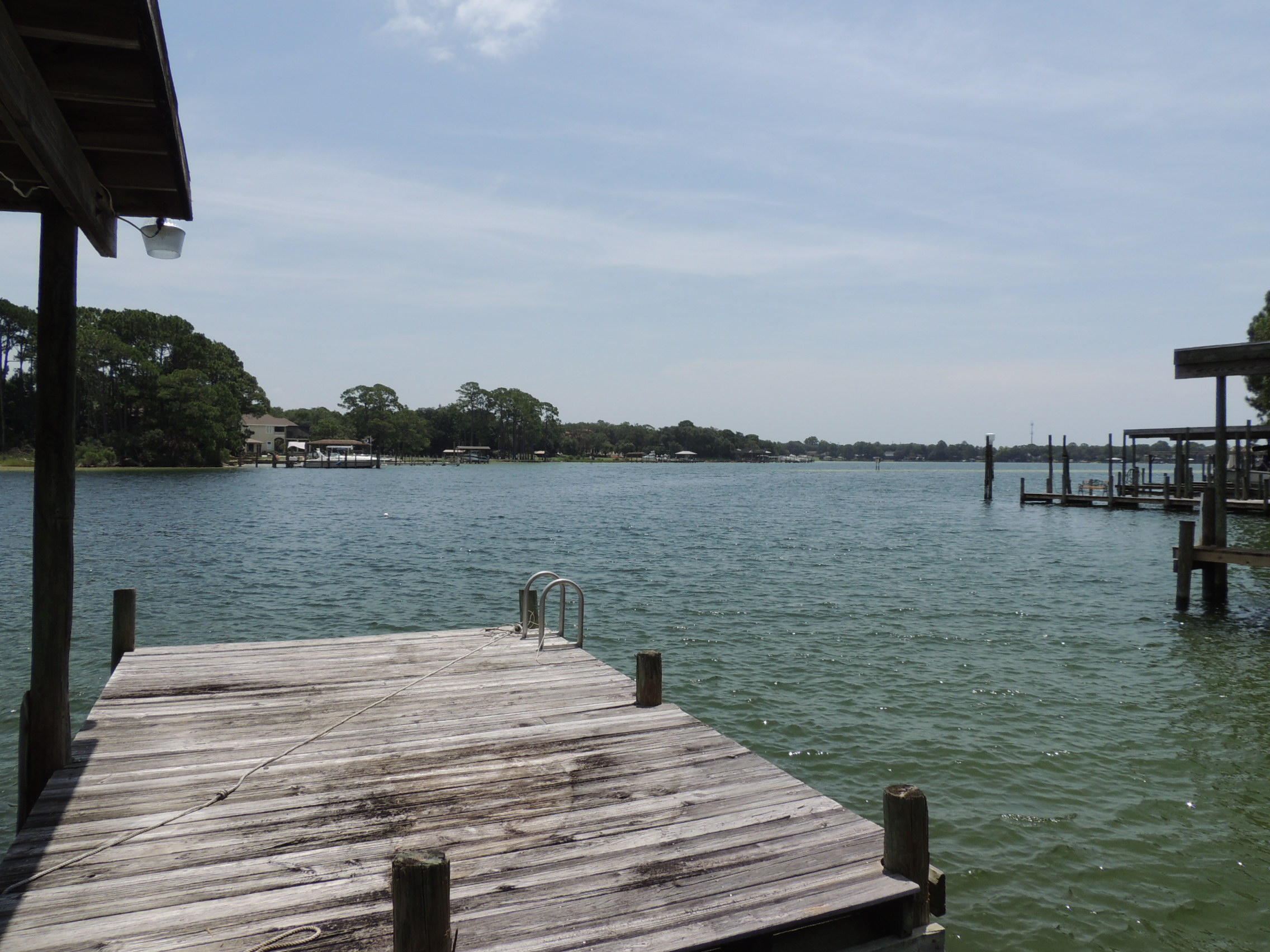 WOODLAND SHORES - Residential