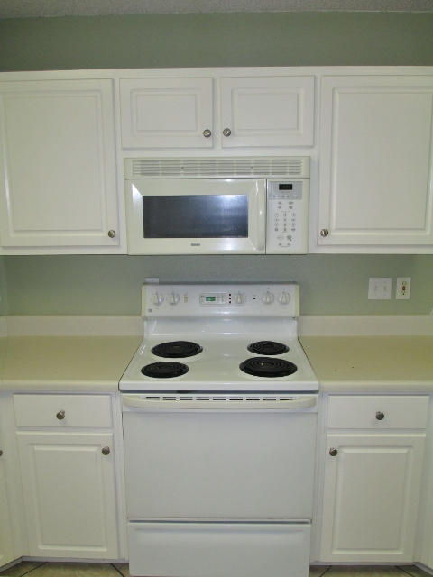 CHEROKEE BEND S/D PH 2 - Residential Lease