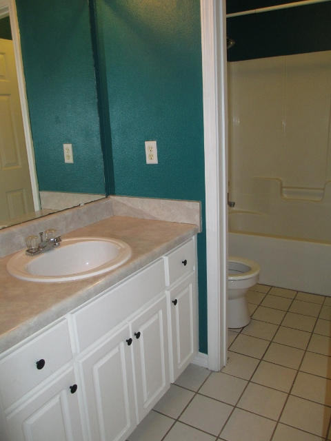 CHEROKEE BEND S/D PH 2 - Residential Lease