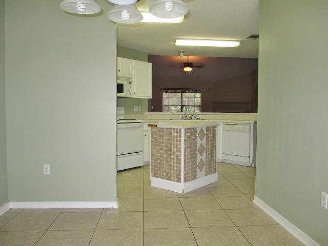 CHEROKEE BEND S/D PH 2 - Residential Lease