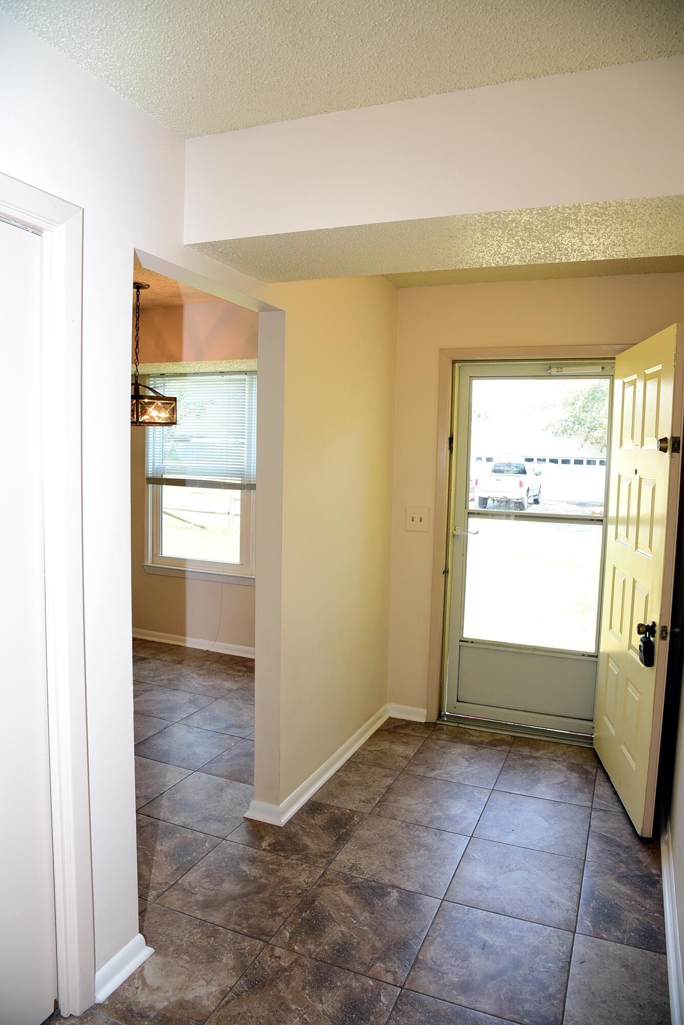 PORT DIXIE - Residential Lease