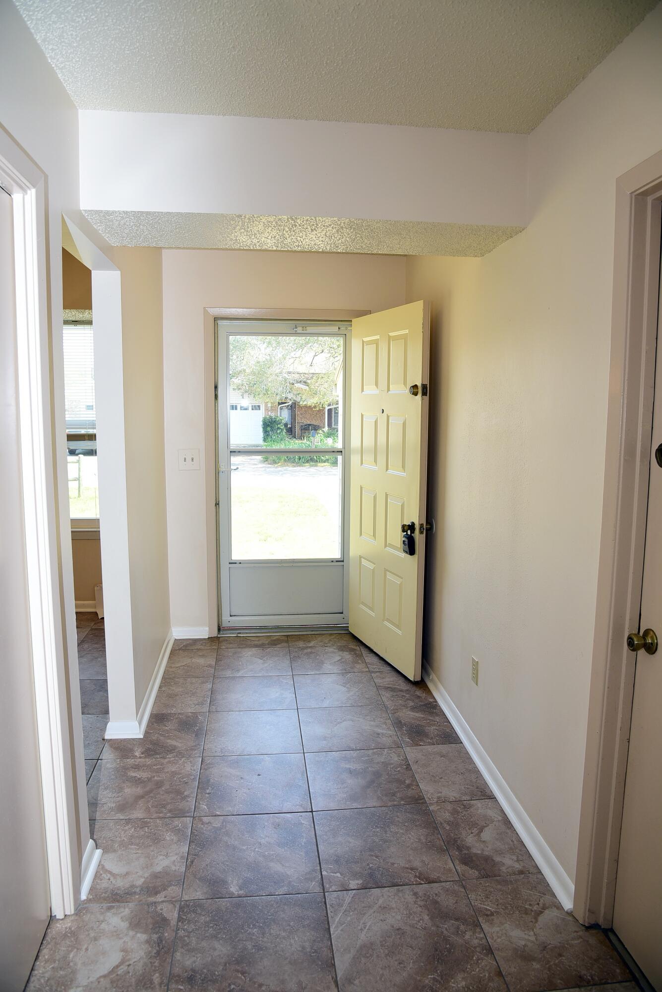 PORT DIXIE - Residential Lease