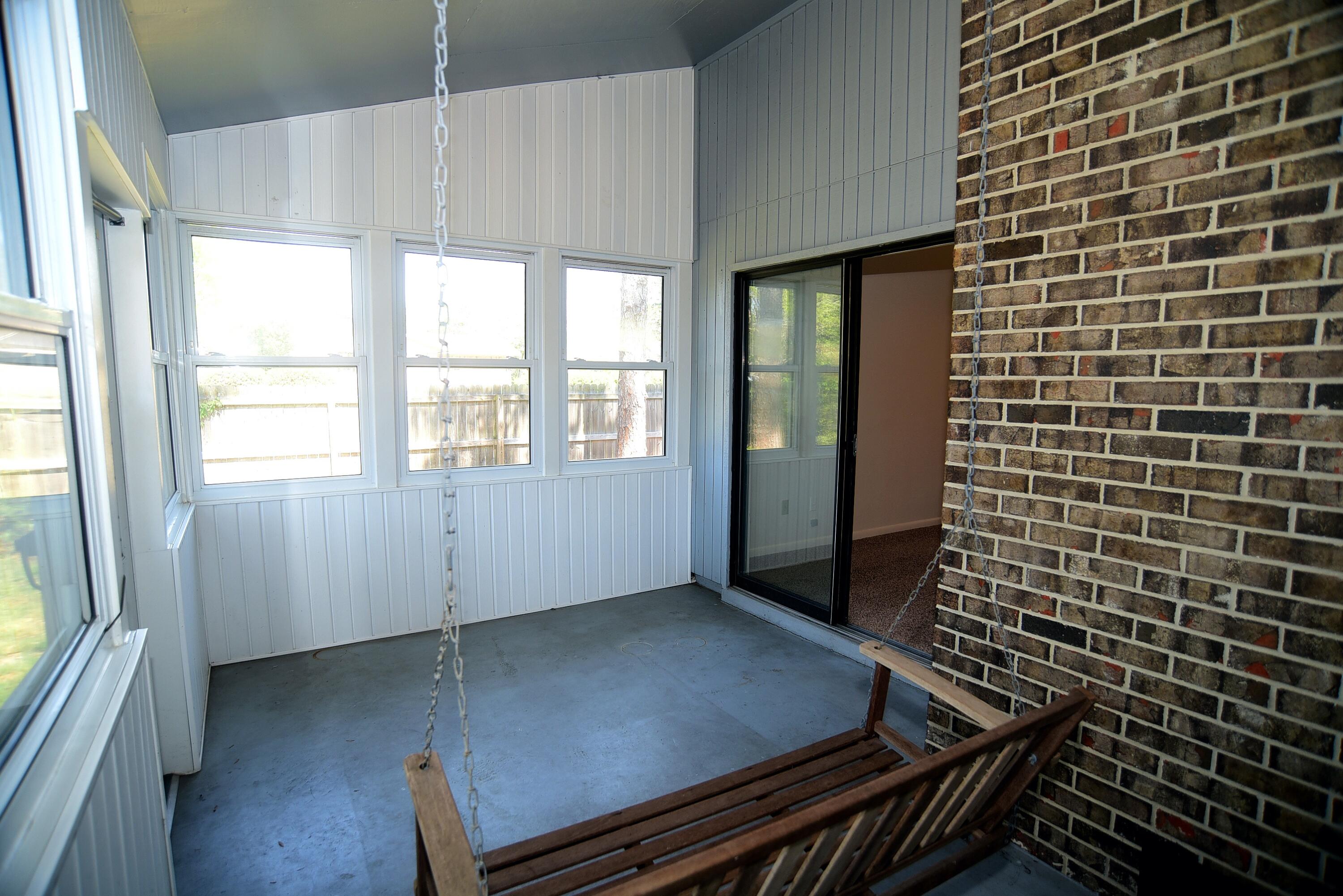 PORT DIXIE - Residential Lease