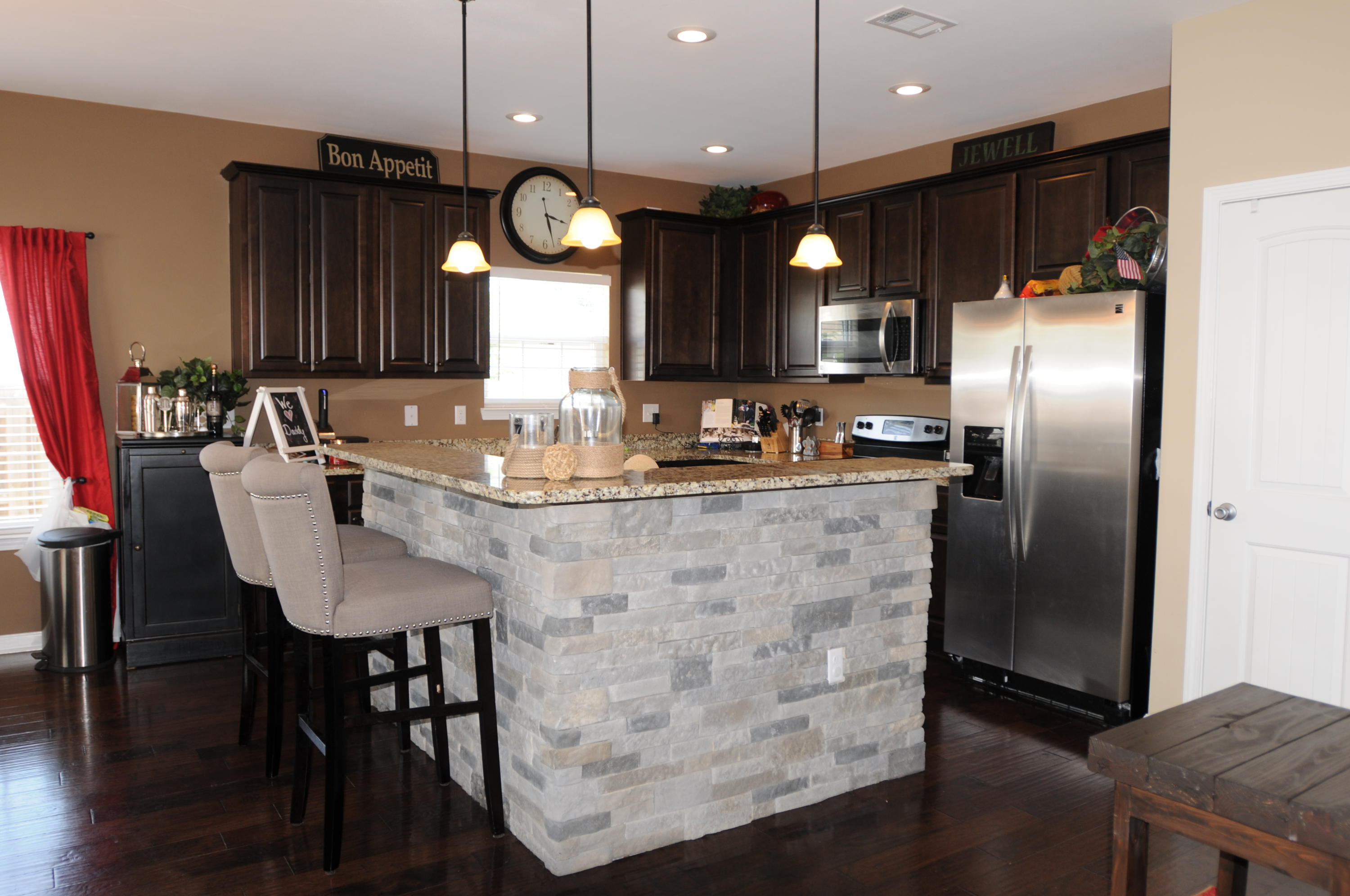 REDWOOD VILLAGE - Residential Lease