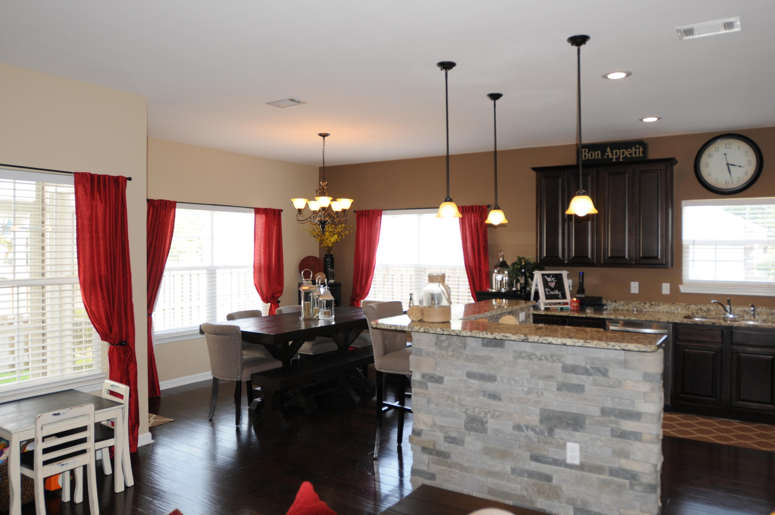 REDWOOD VILLAGE - Residential Lease