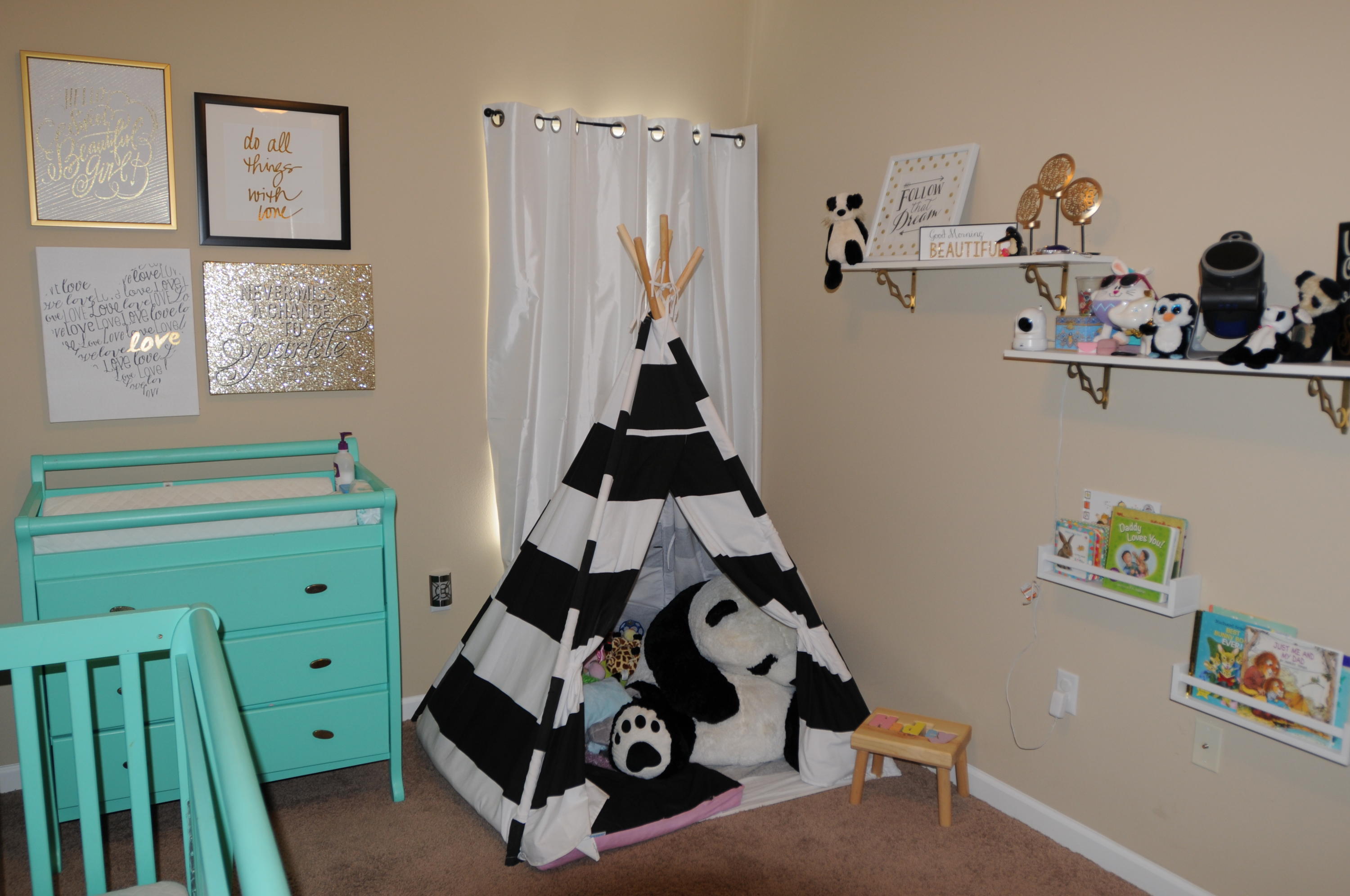 REDWOOD VILLAGE - Residential Lease