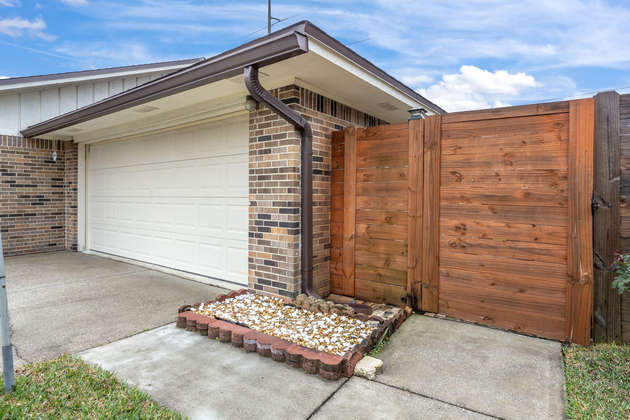 TANGLEWOOD S/D 2ND ADDN - Residential