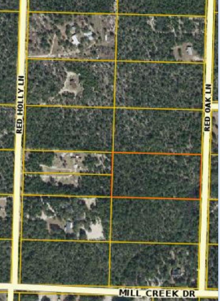 Beautiful lot to build your dream home on. Secluded and quite, but still close to town. Oak trees and a pines cover the 5 acres.