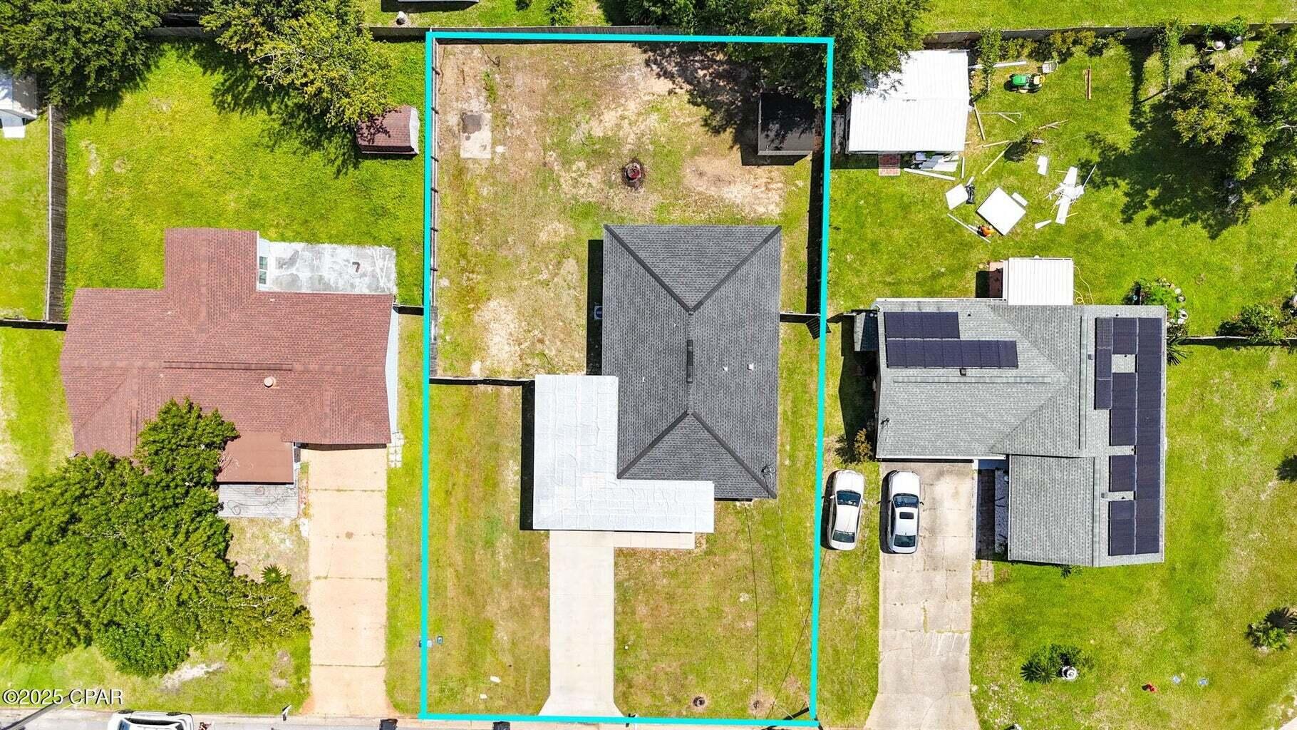 TOWN AND COUNTRY ESTATES - Residential