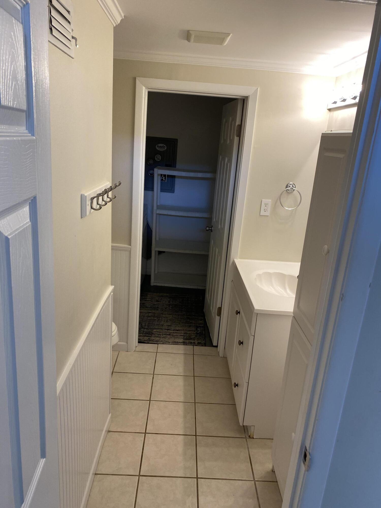 SUNNYSIDE BEACH & TENNIS CONDO - Residential Lease