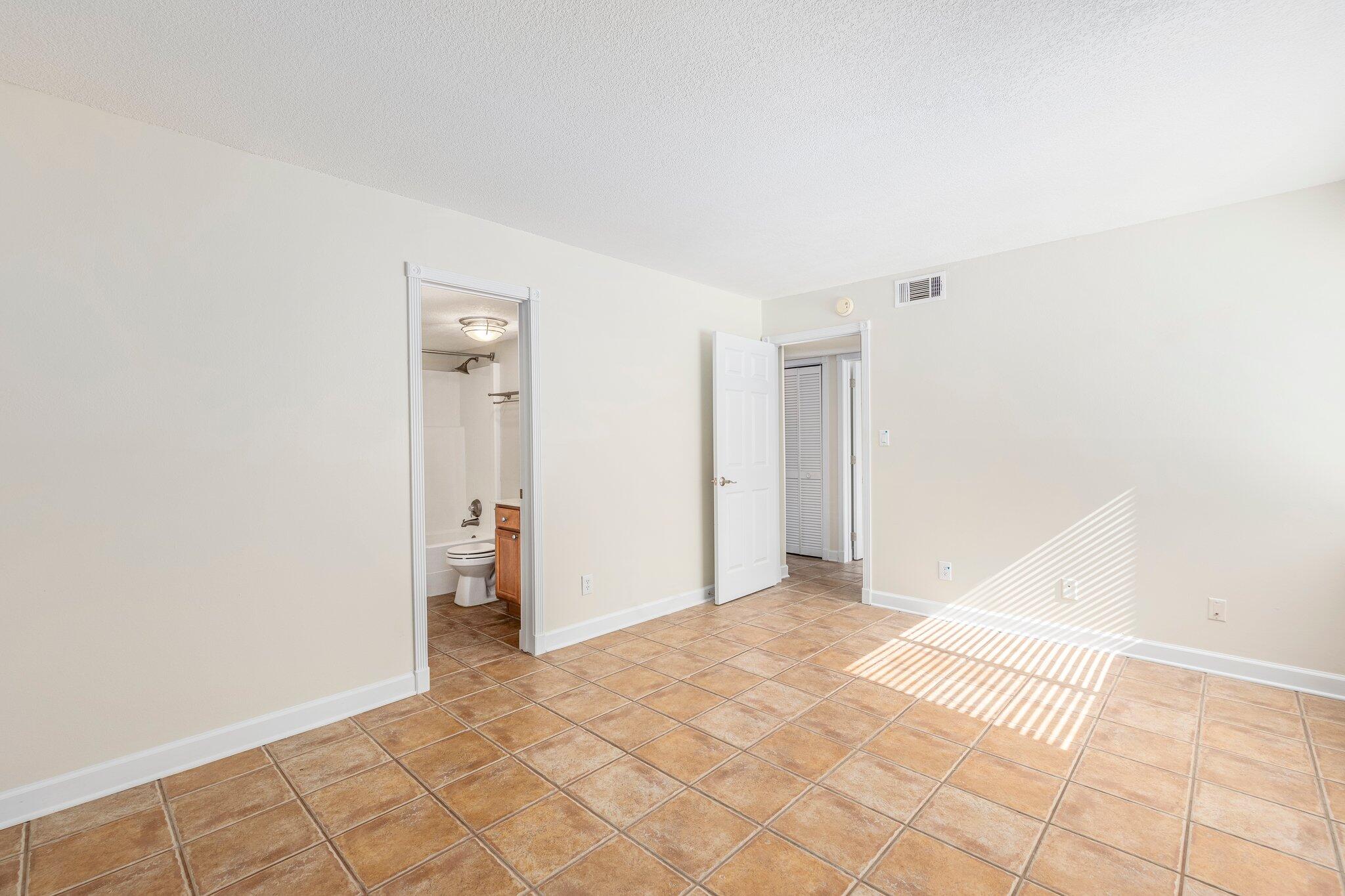 FINISTERRA CONDO - Residential