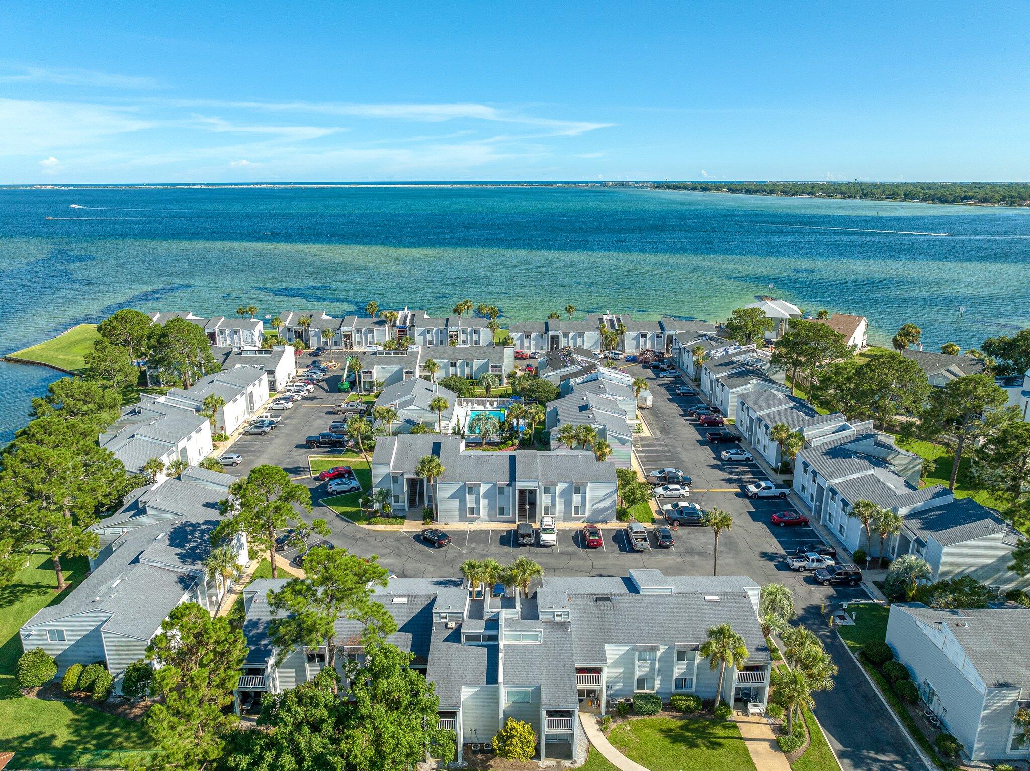 FINISTERRA CONDO - Residential