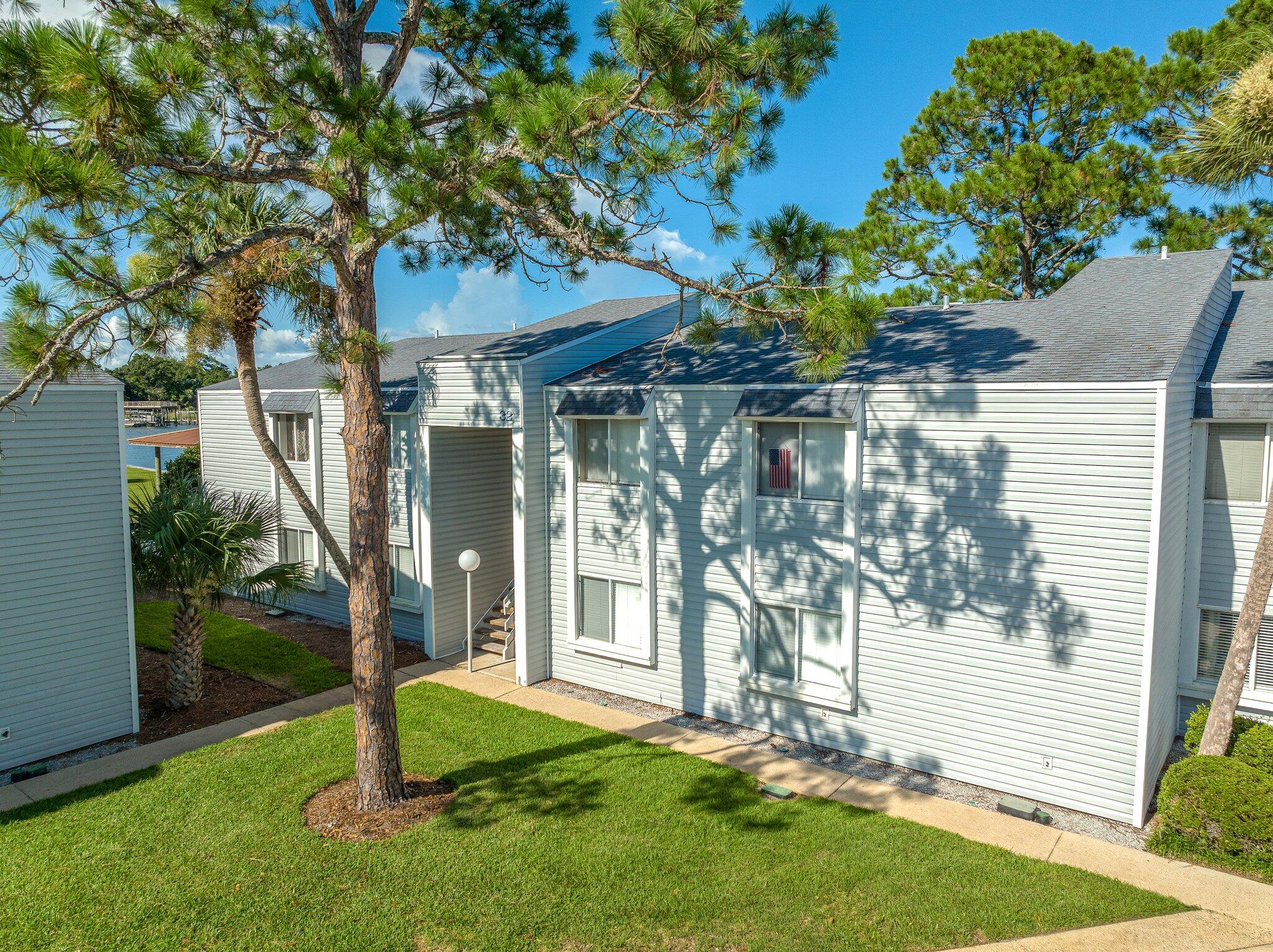 FINISTERRA CONDO - Residential