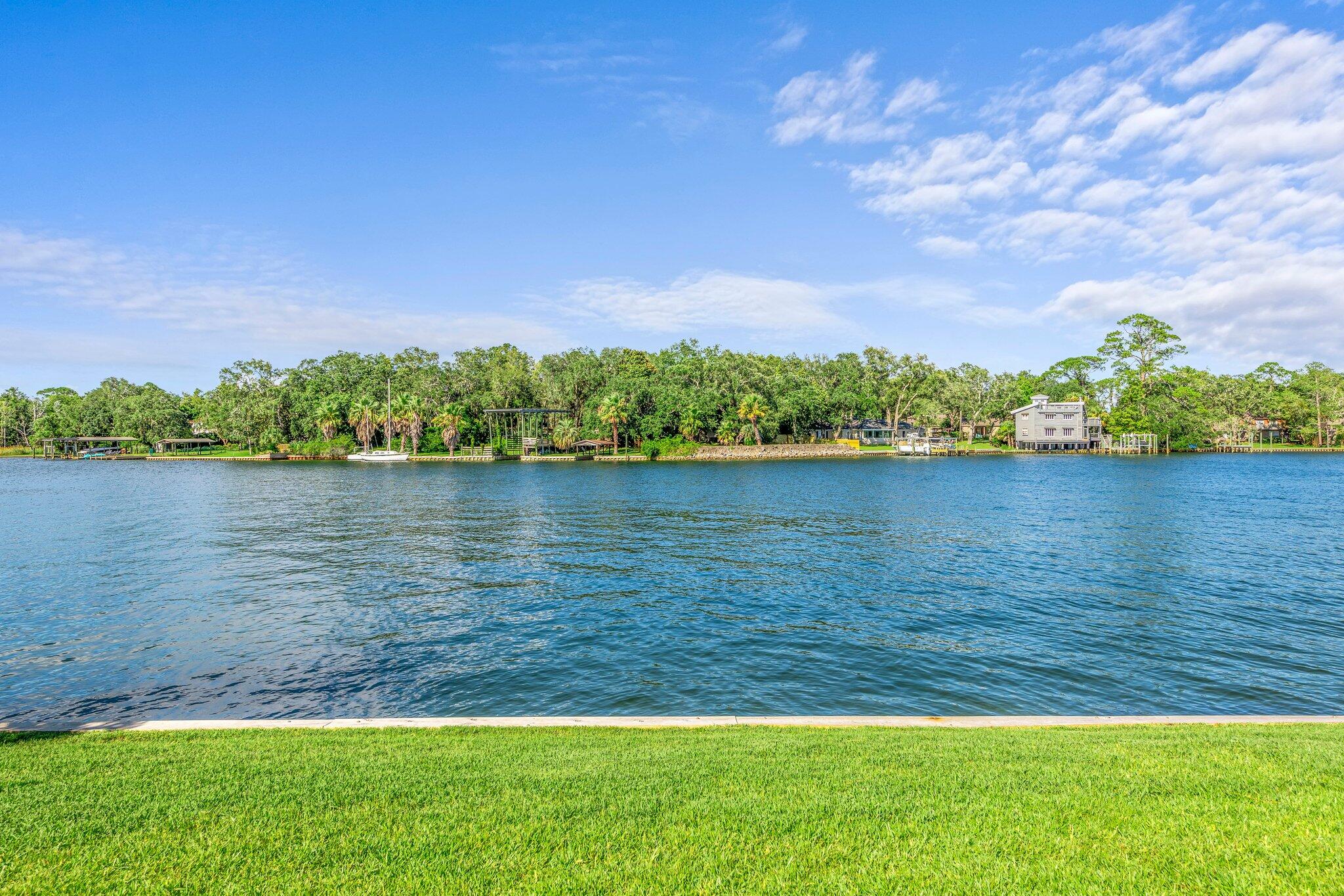 FINISTERRA CONDO - Residential