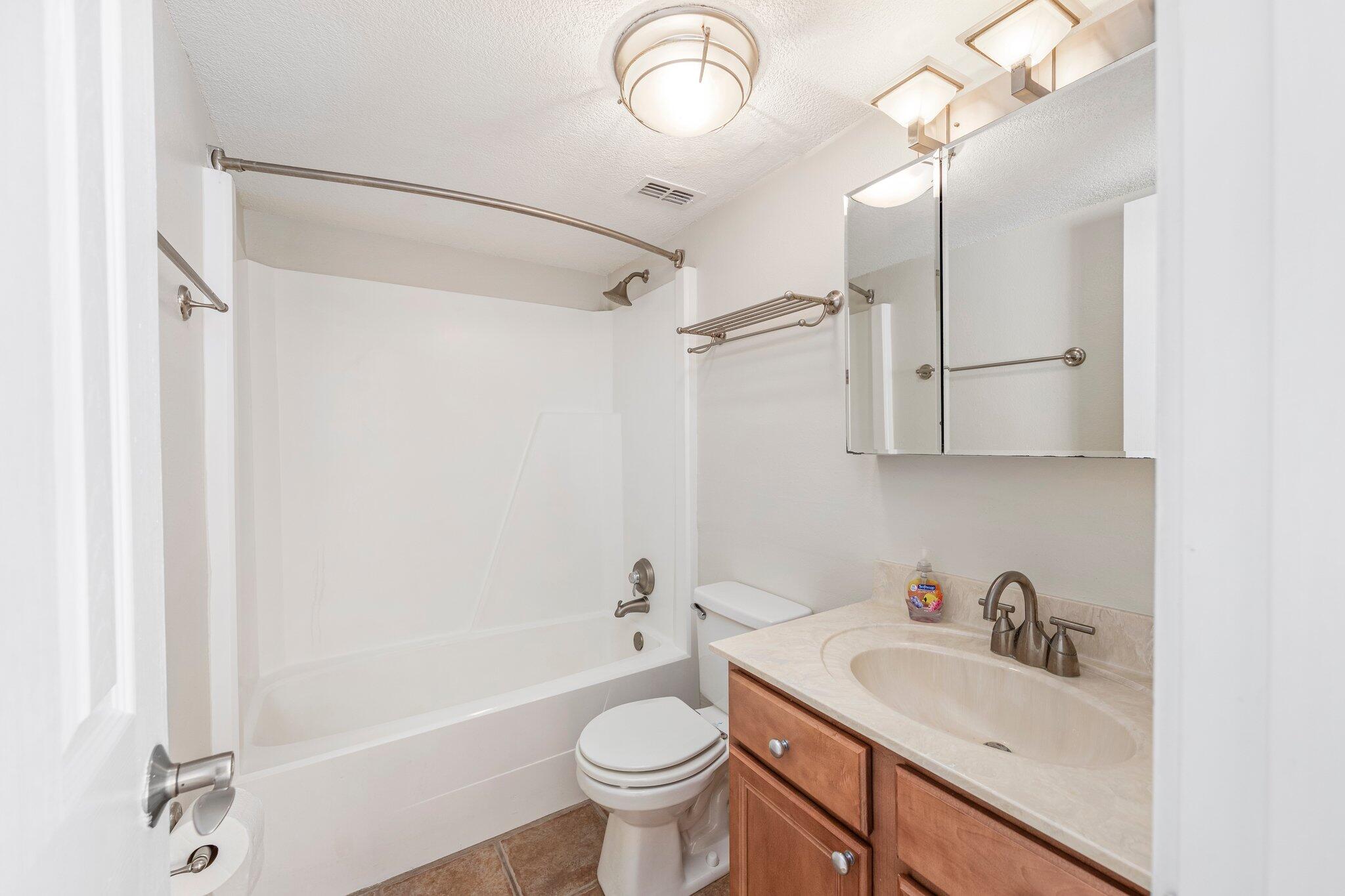 FINISTERRA CONDO - Residential