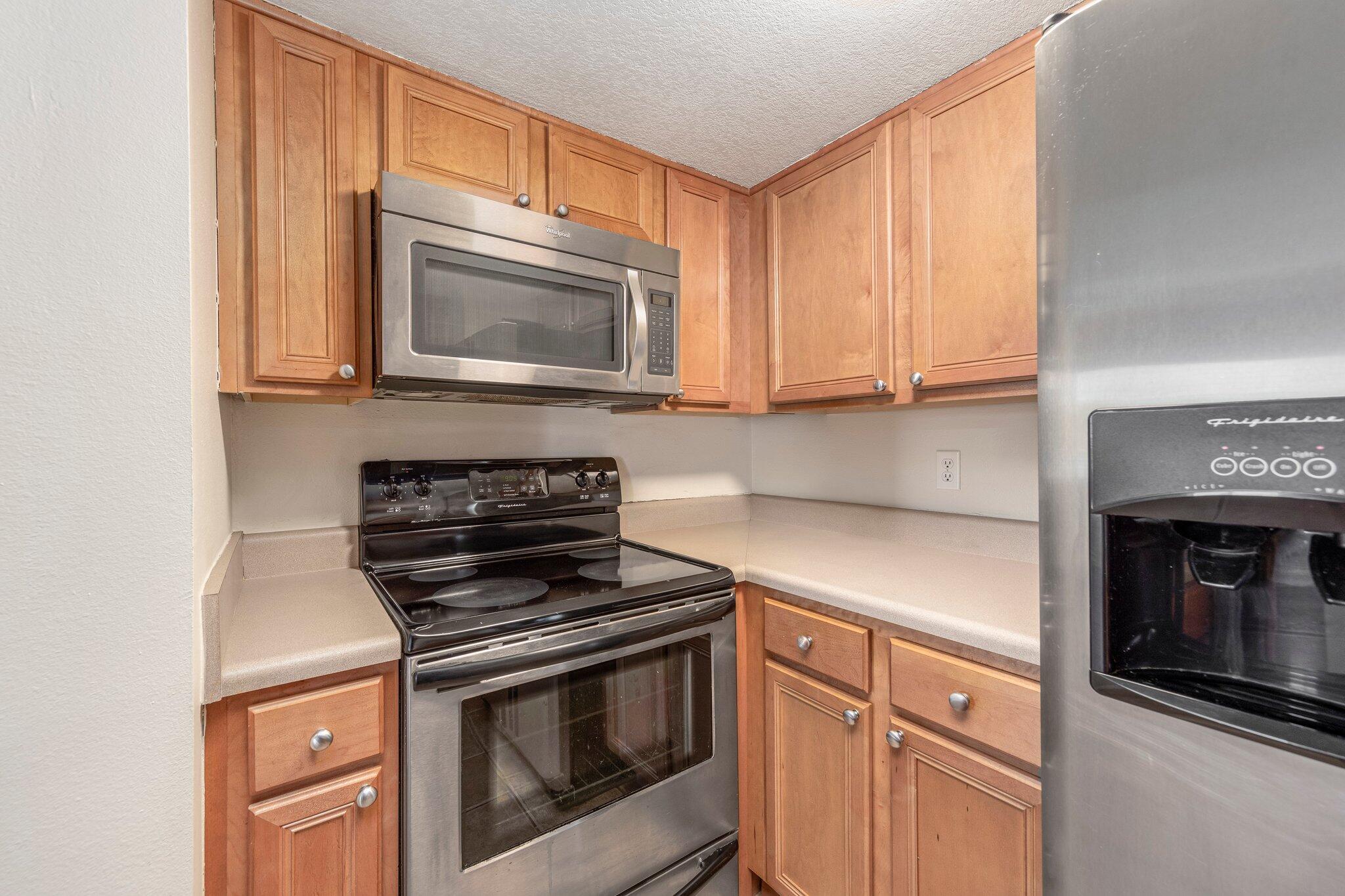 FINISTERRA CONDO - Residential