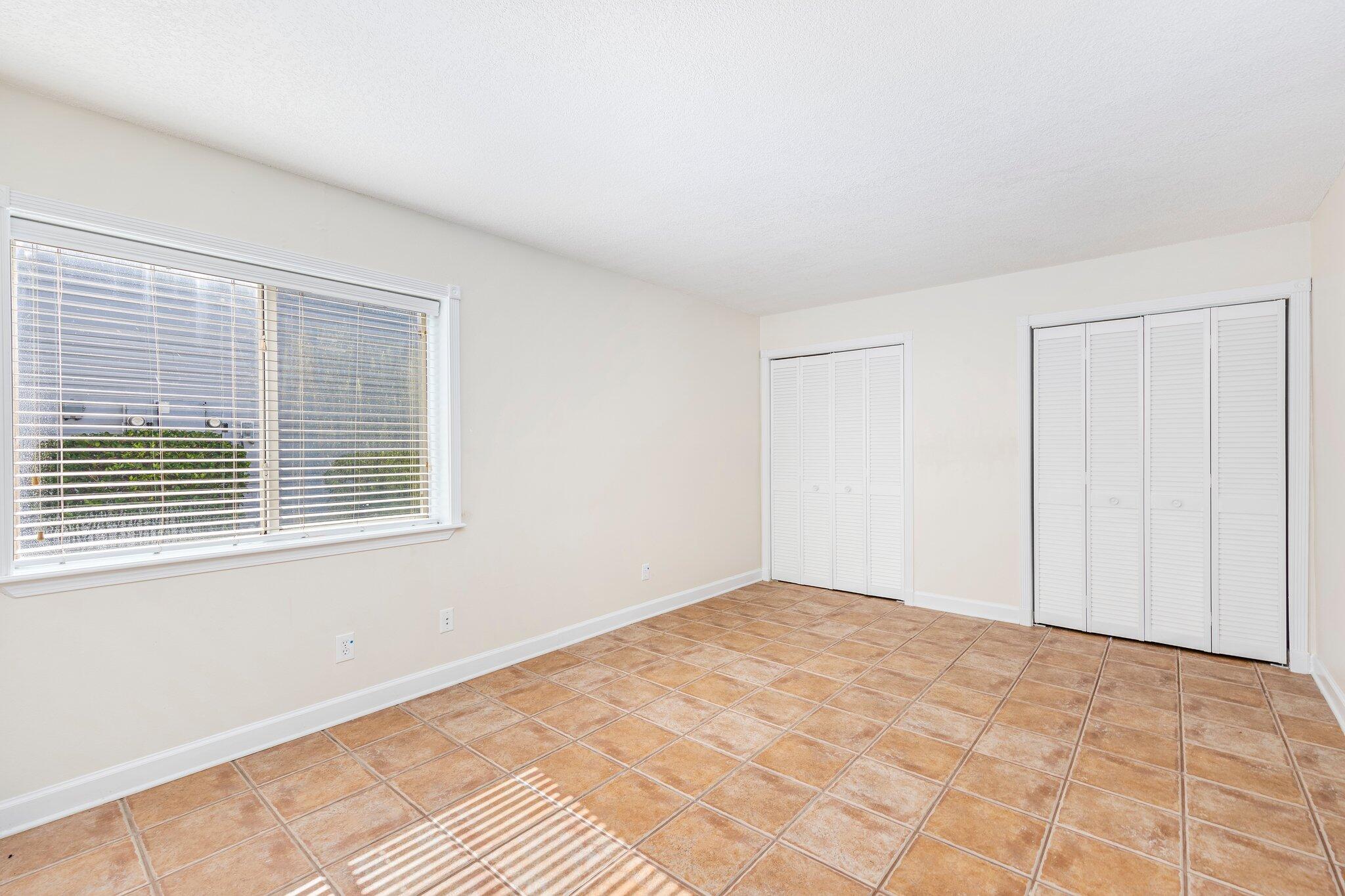 FINISTERRA CONDO - Residential